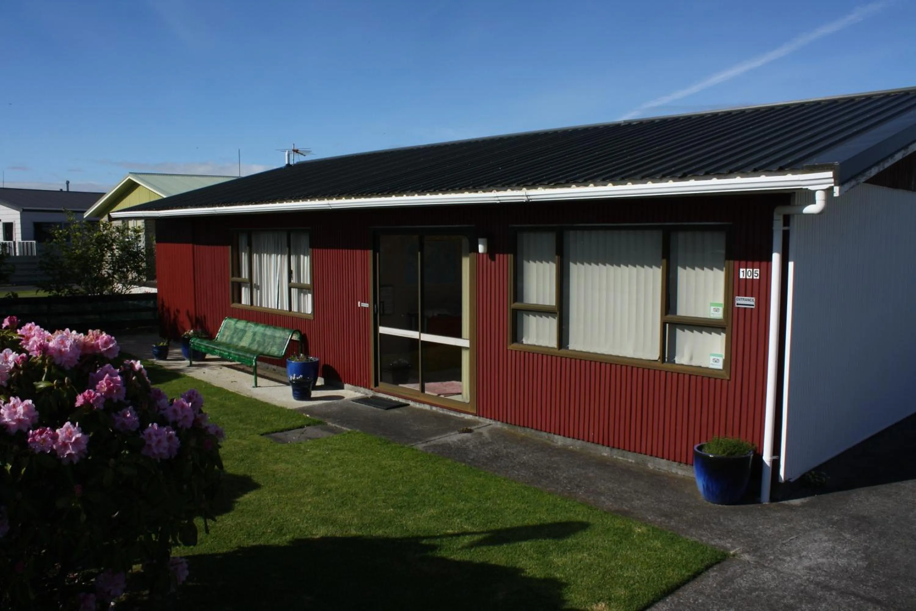 Property building in Jenny's Bed & Breakfast