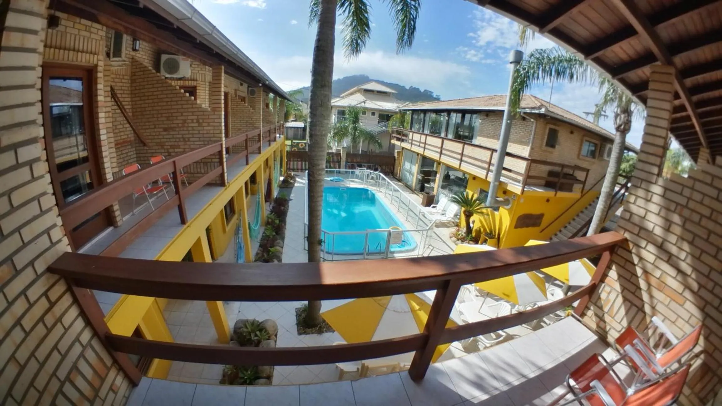 Pool view in Pousada Maunaloa
