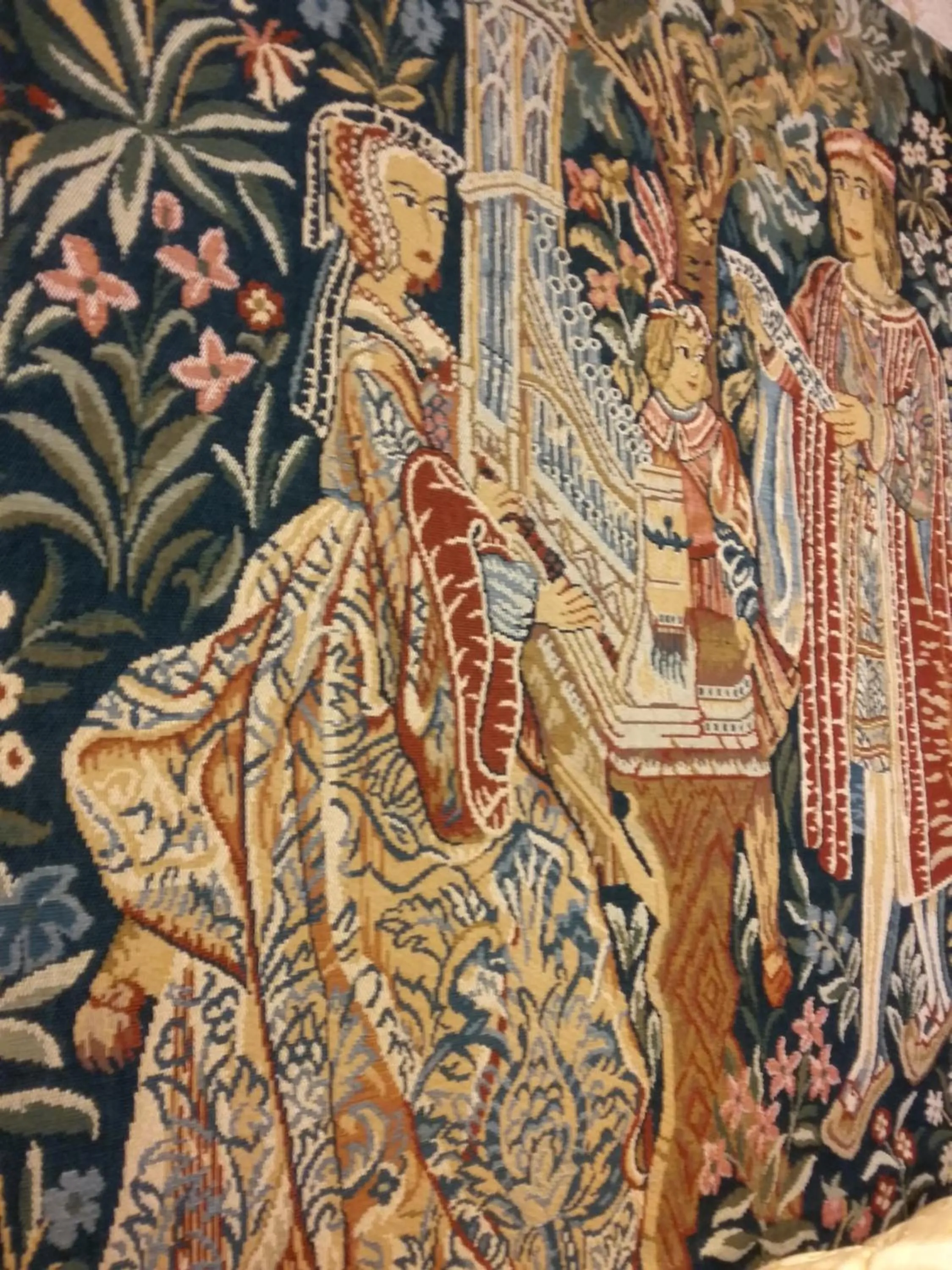 Decorative detail in Hostellerie Sarrasine, Mâcon Est - Teritoria