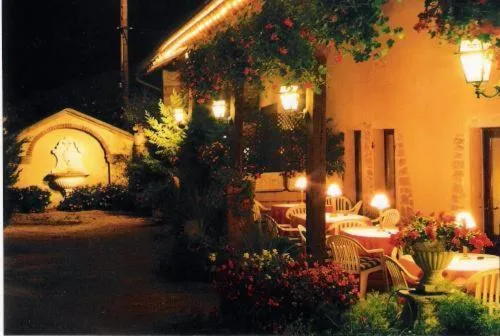 Patio in Hostellerie Sarrasine, Mâcon Est - Teritoria