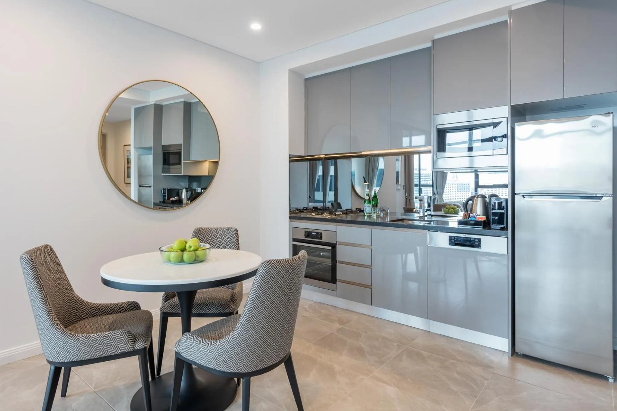 Kitchen or kitchenette in Meriton Suites Sussex Street, Sydney