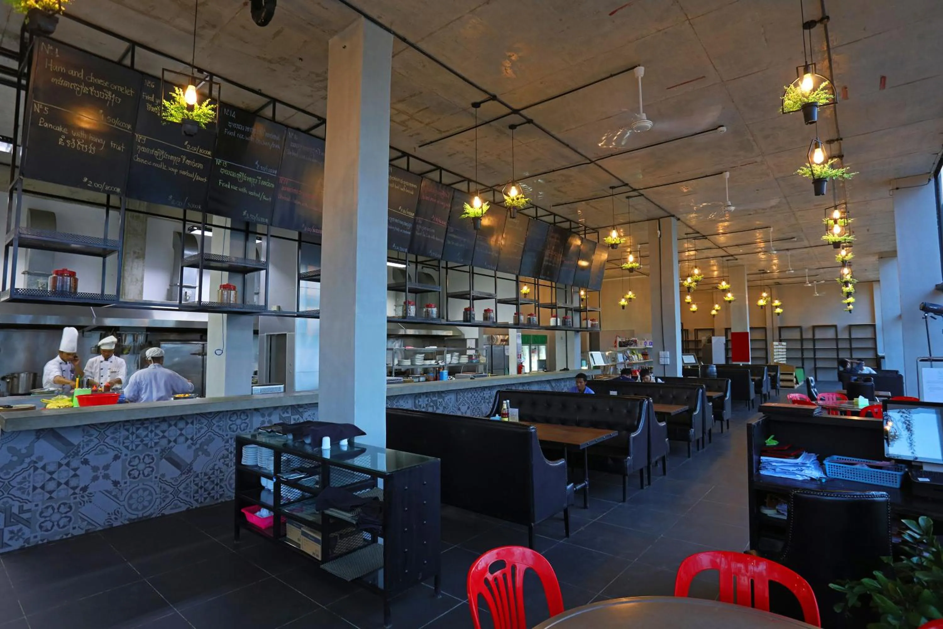 Restaurant/places to eat in Eco Garden Residences