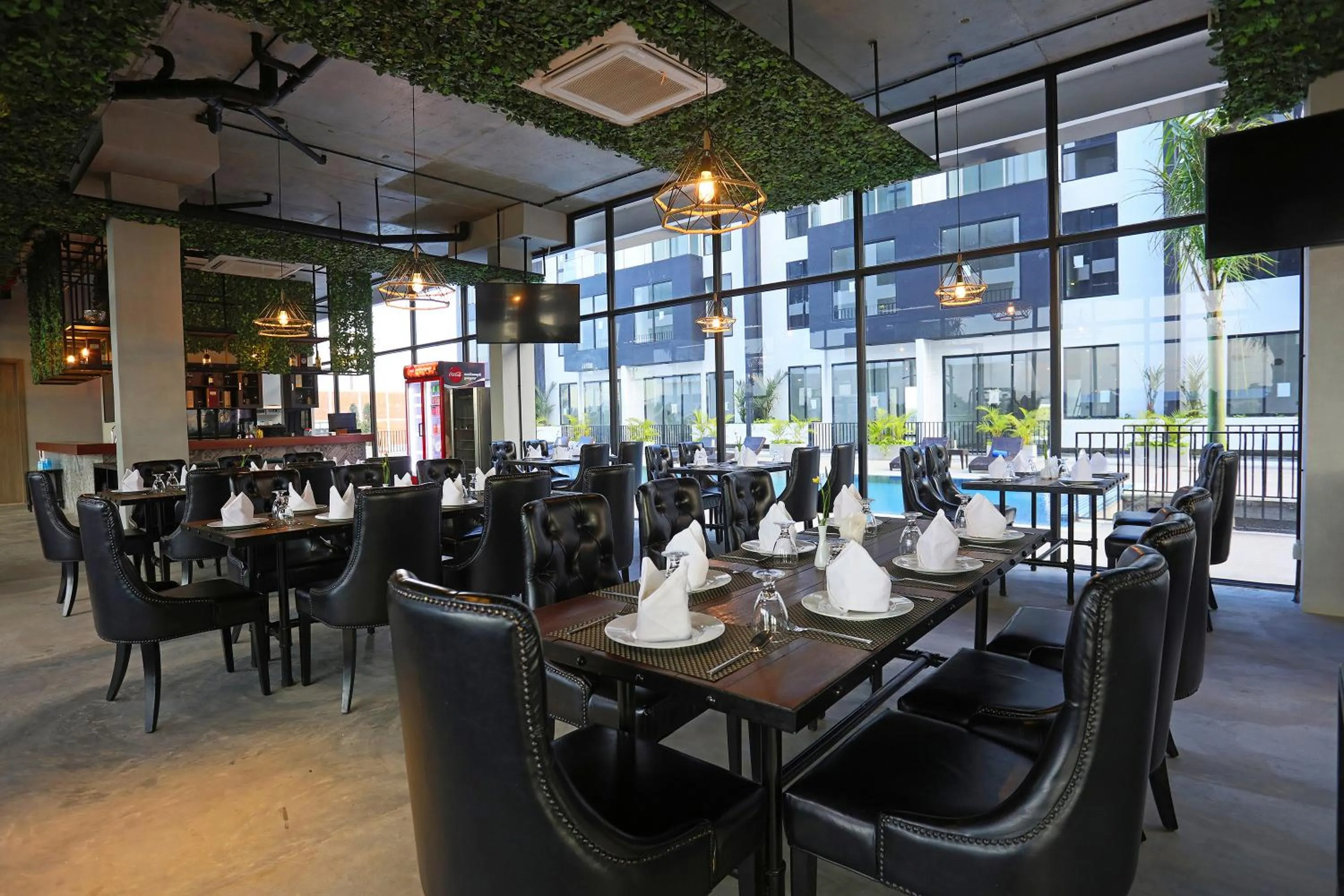 Restaurant/places to eat in Eco Garden Residences