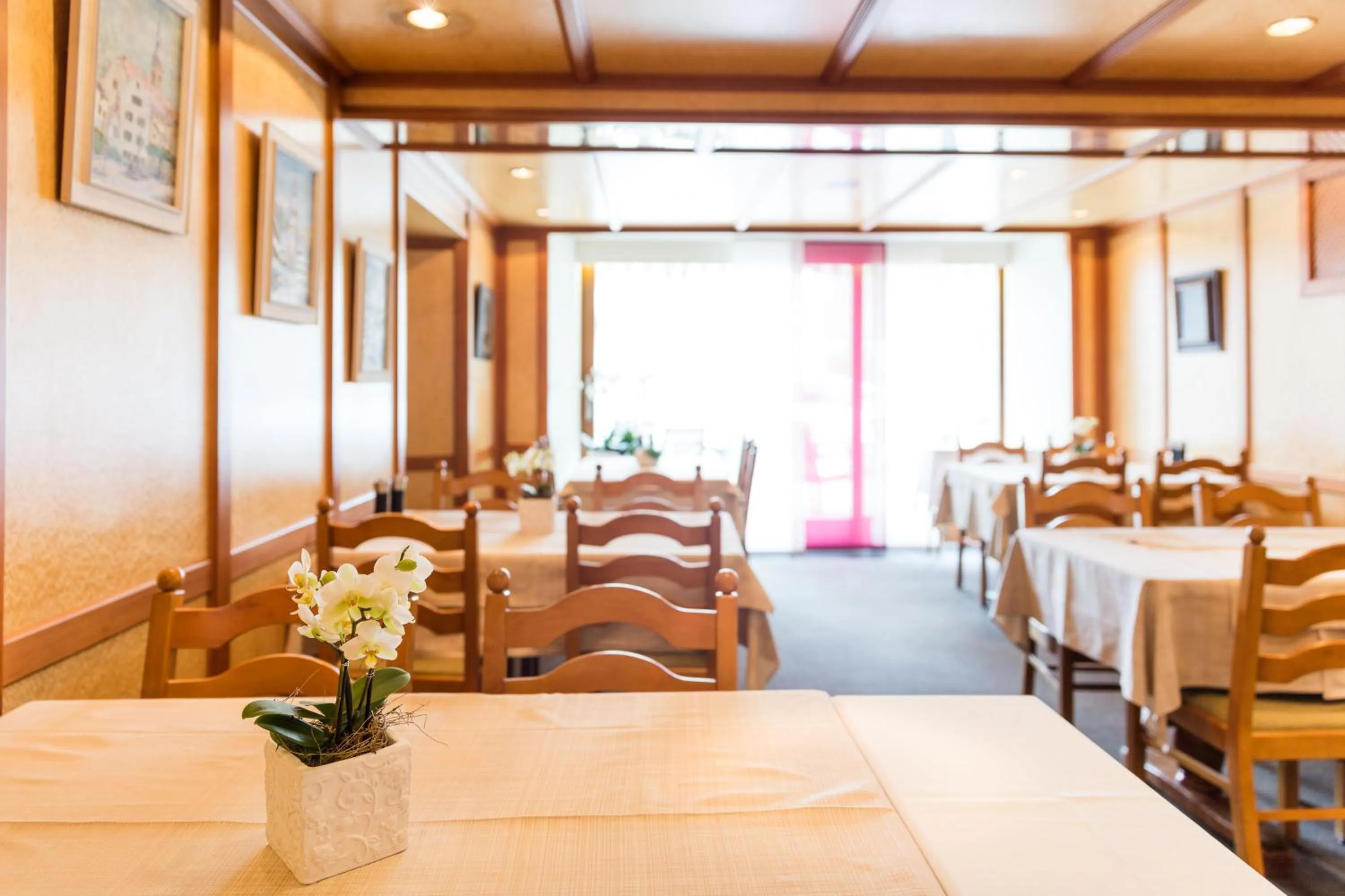 Restaurant/places to eat in Hotel Höfli