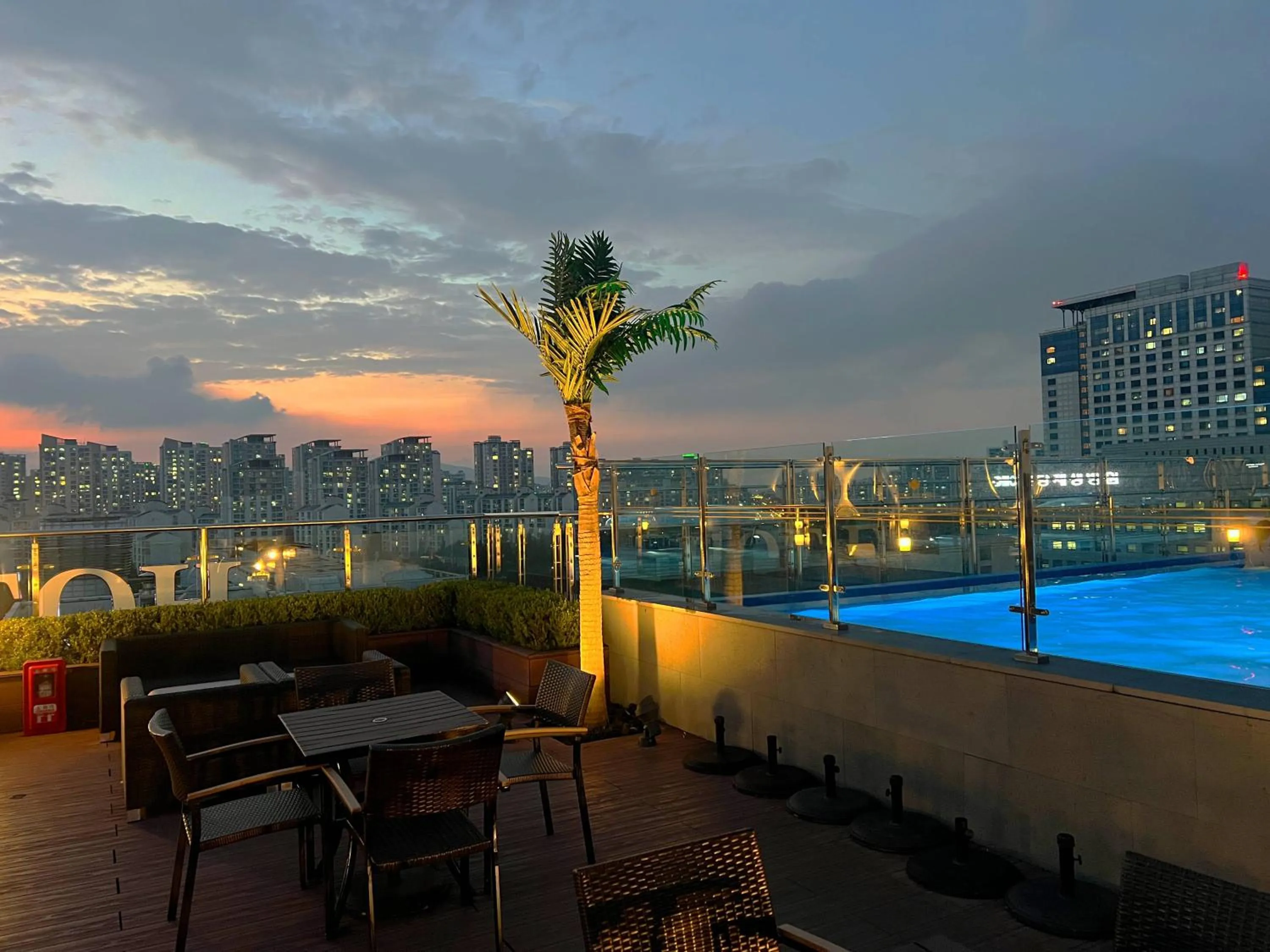 Pool view in Hotel Skypark Central Seoul Pangyo