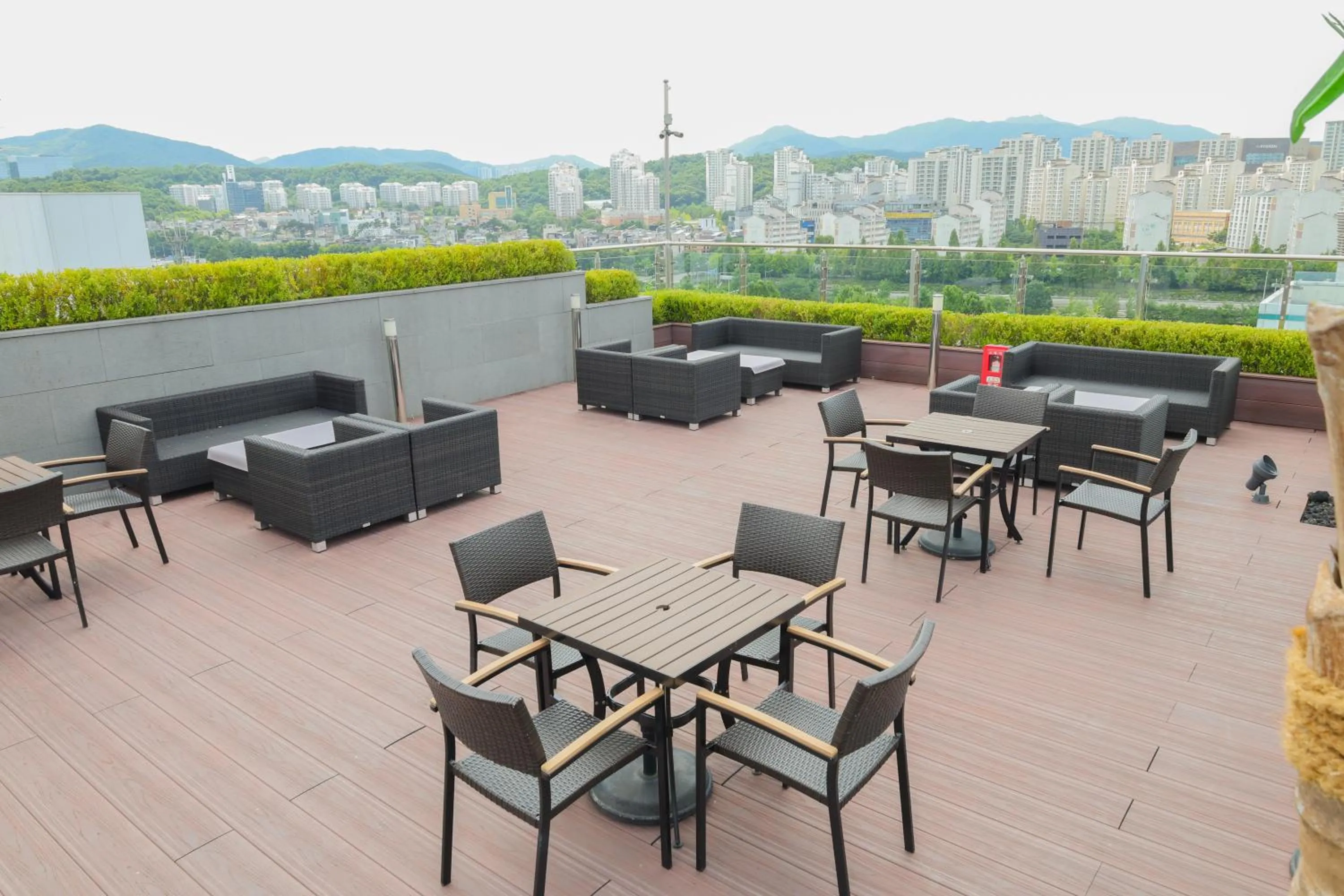 sunbed in Hotel Skypark Central Seoul Pangyo