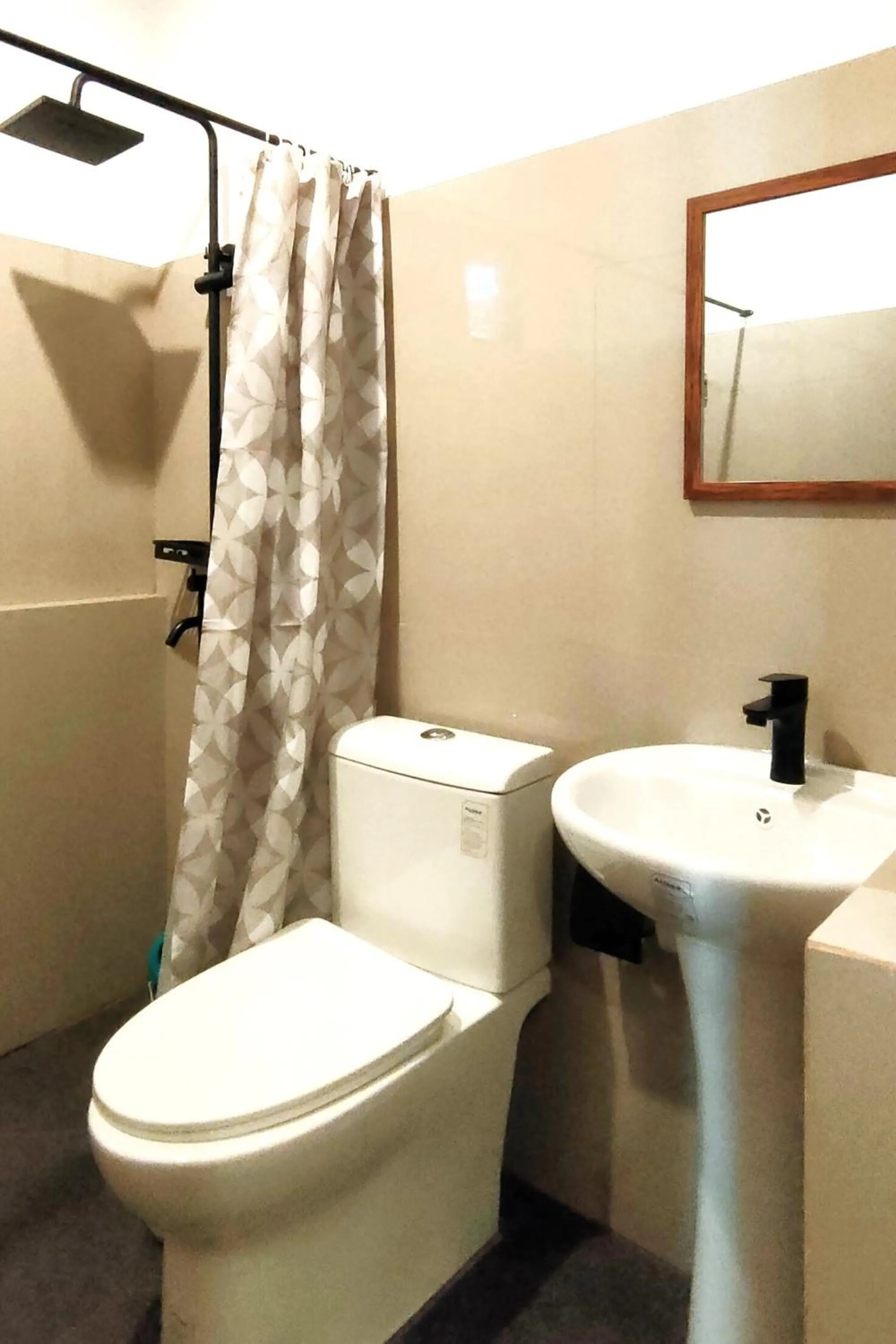 Bathroom in Intoy's Place Panglao near Beach