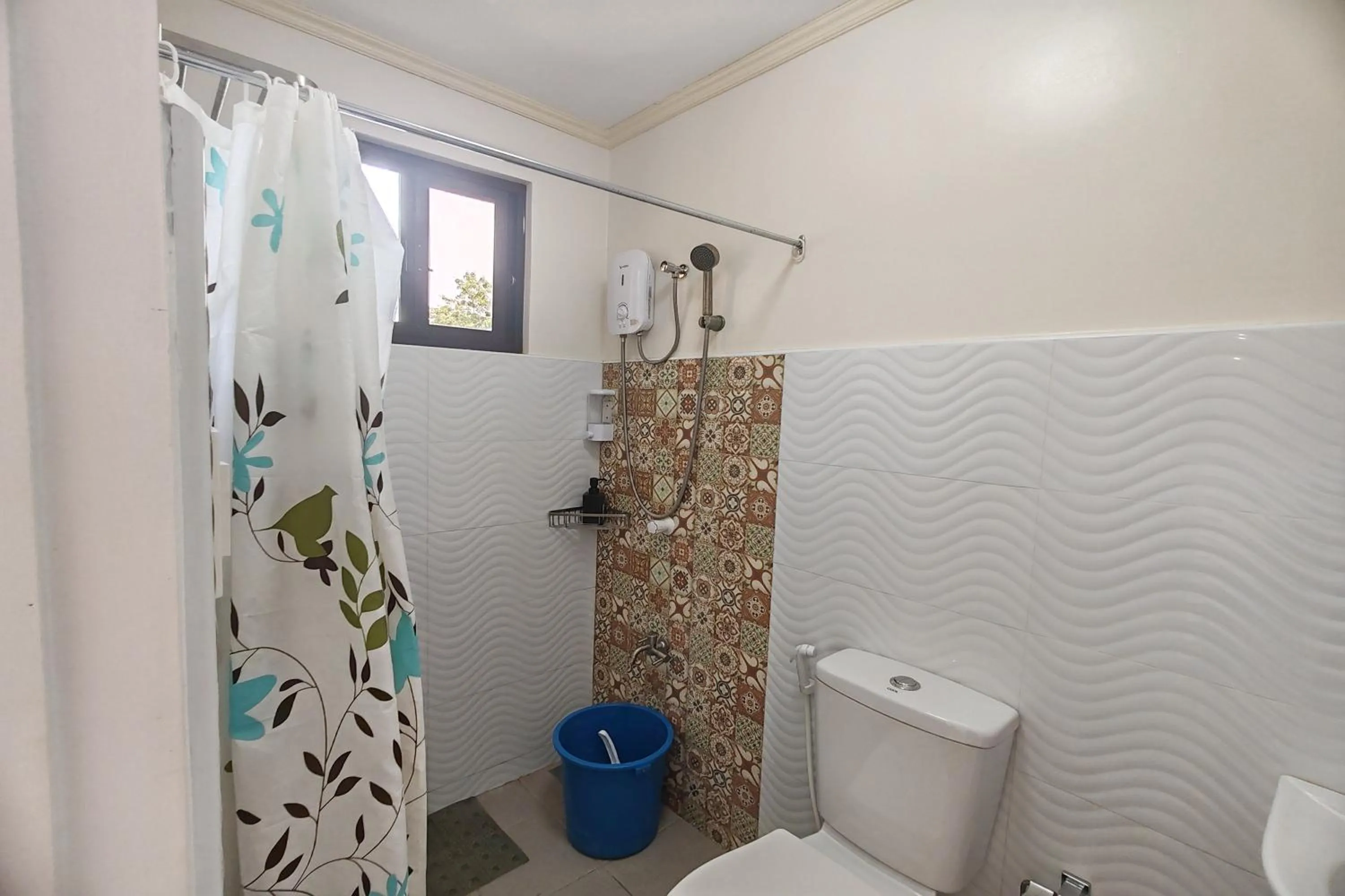 Bathroom in Intoy's Place Panglao near Beach