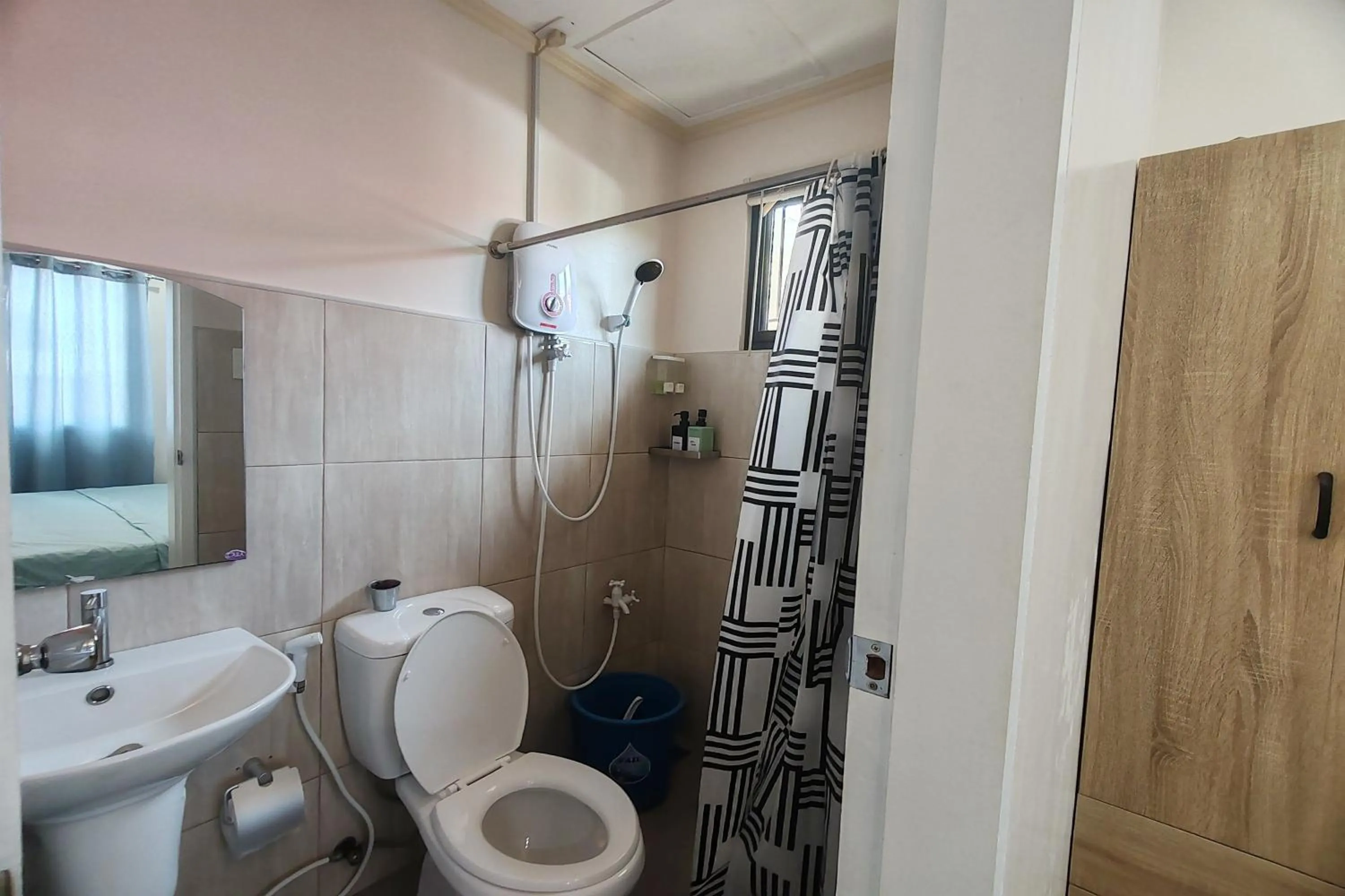 Bathroom in Intoy's Place Panglao near Beach