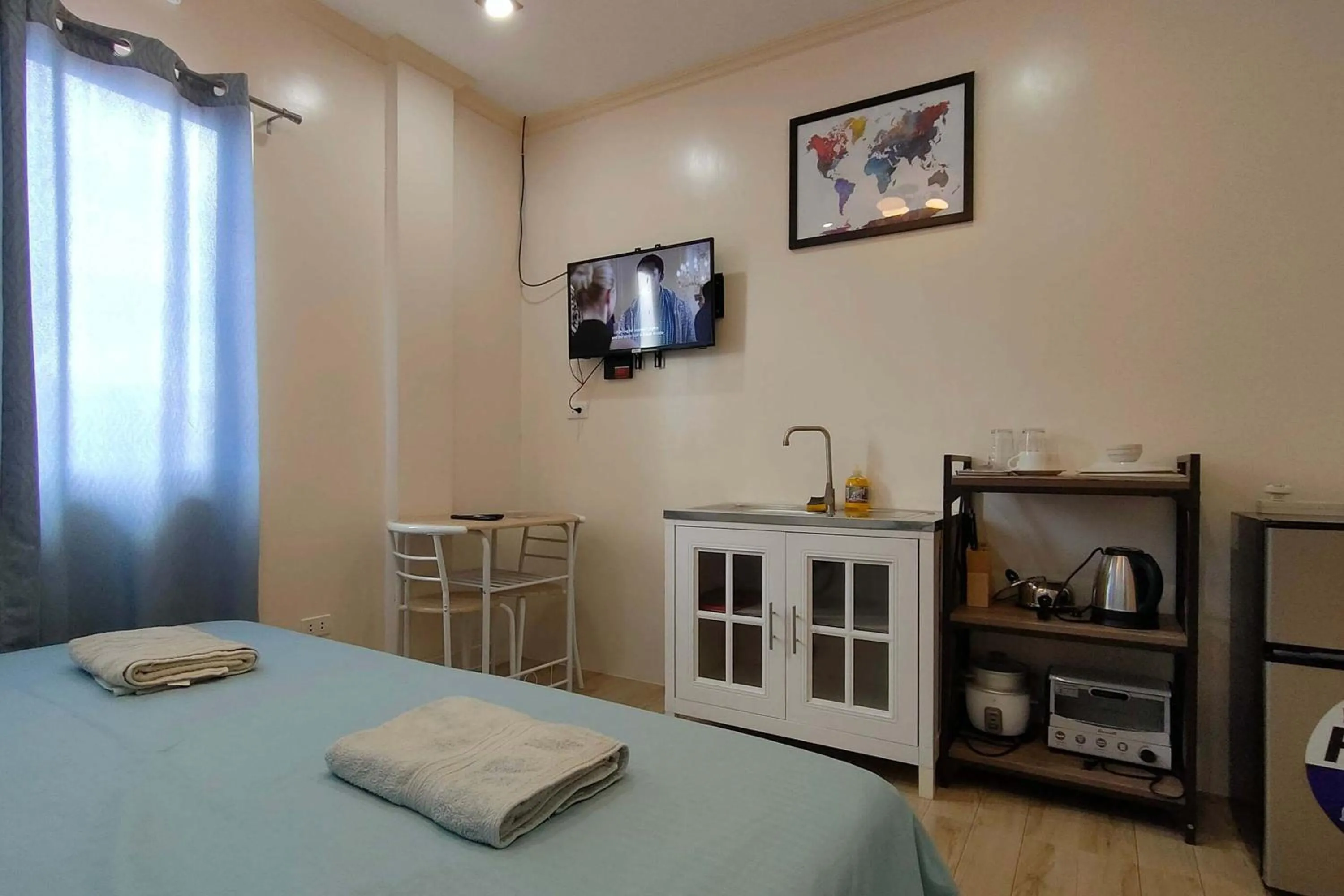 Bedroom, Bed in Intoy's Place Panglao near Beach