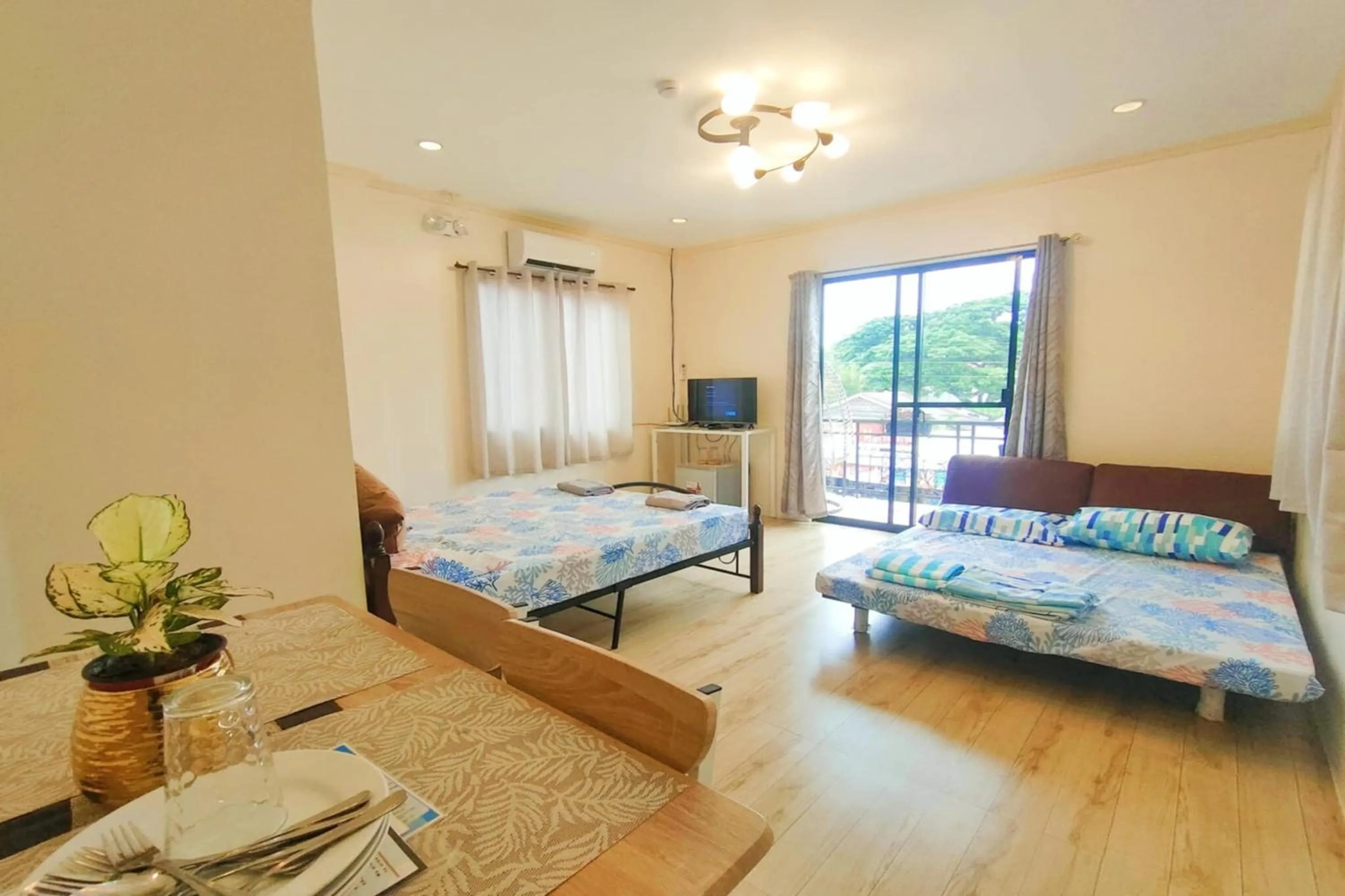 Bedroom, Bed in Intoy's Place Panglao near Beach