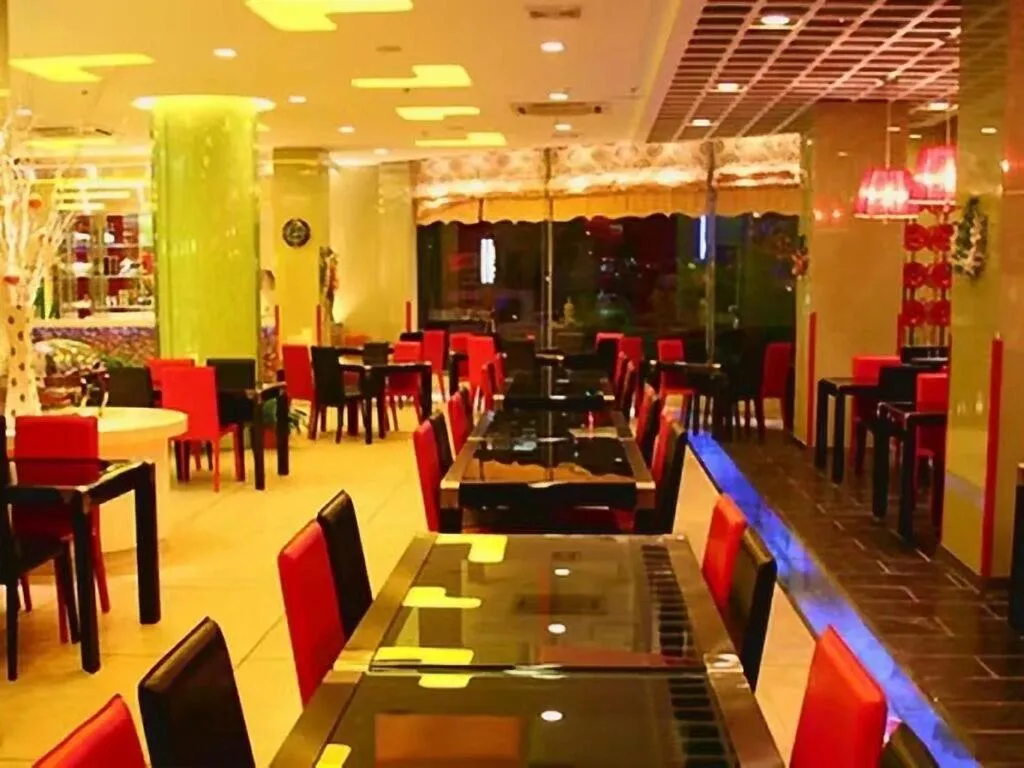 Restaurant/places to eat in Tomolo Hotel Wuzhan Branch