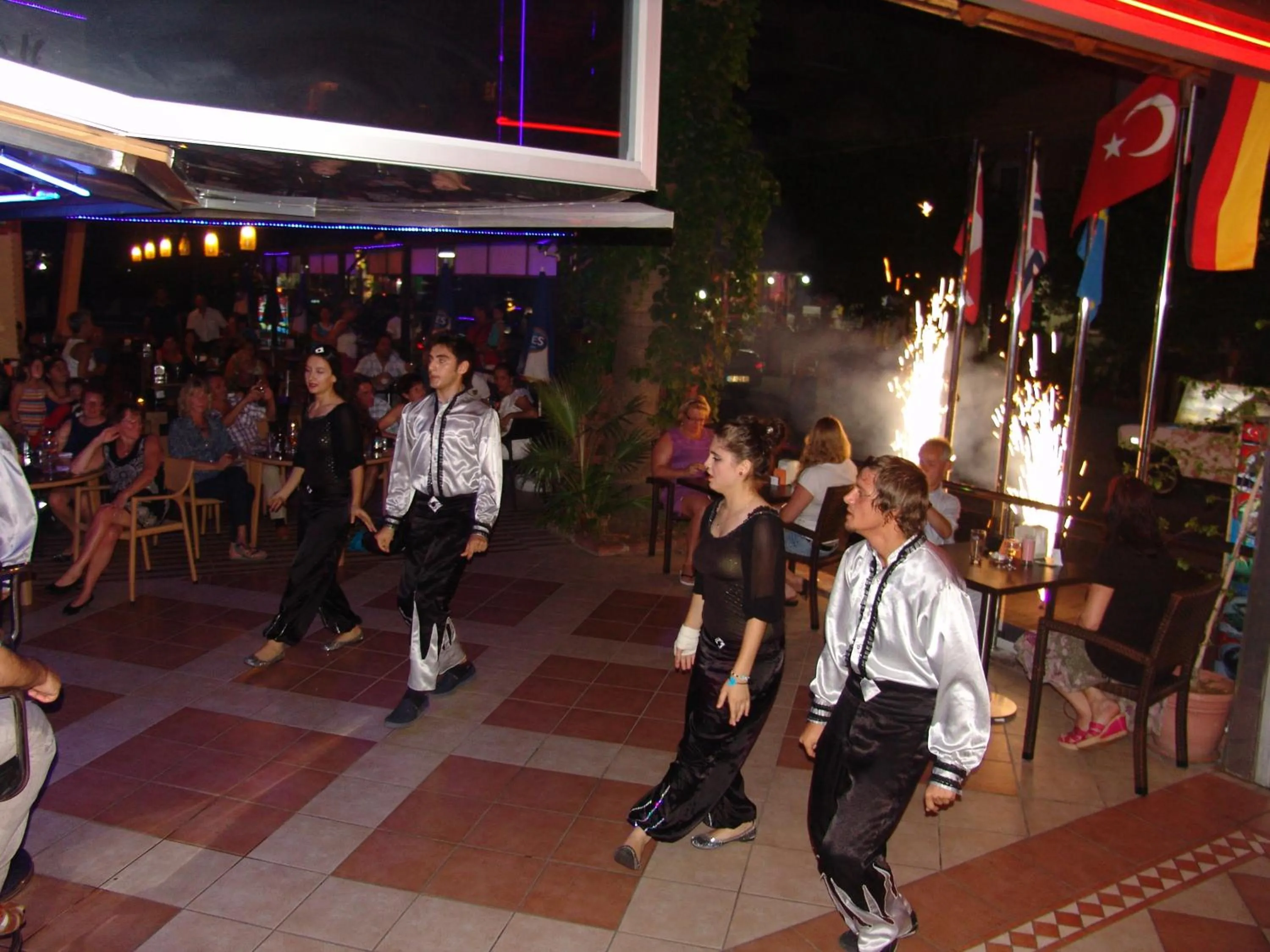 People in Kleopatra Ikiz Hotel