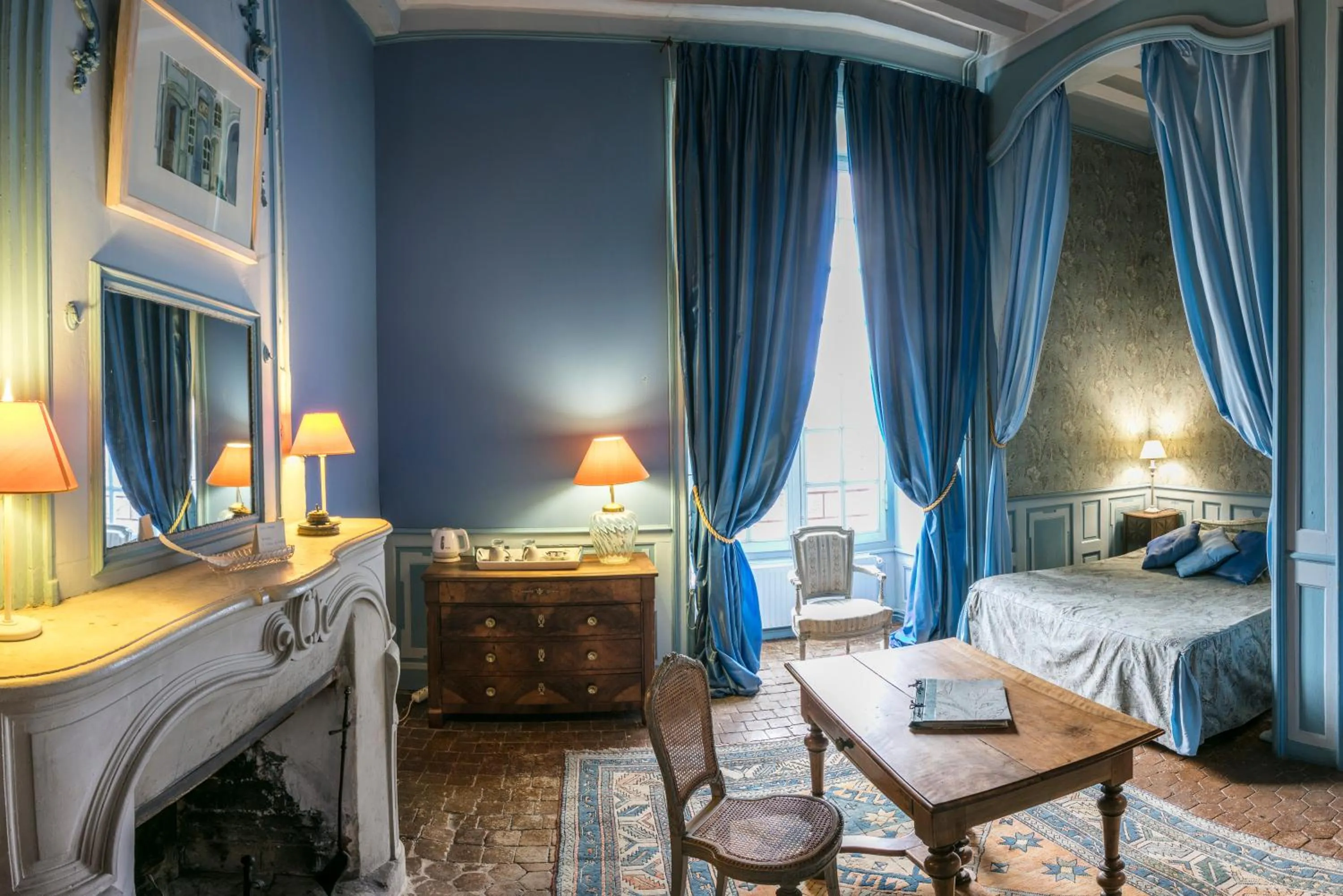 Bed in Chambres d'hôtes au Château de Gizeux