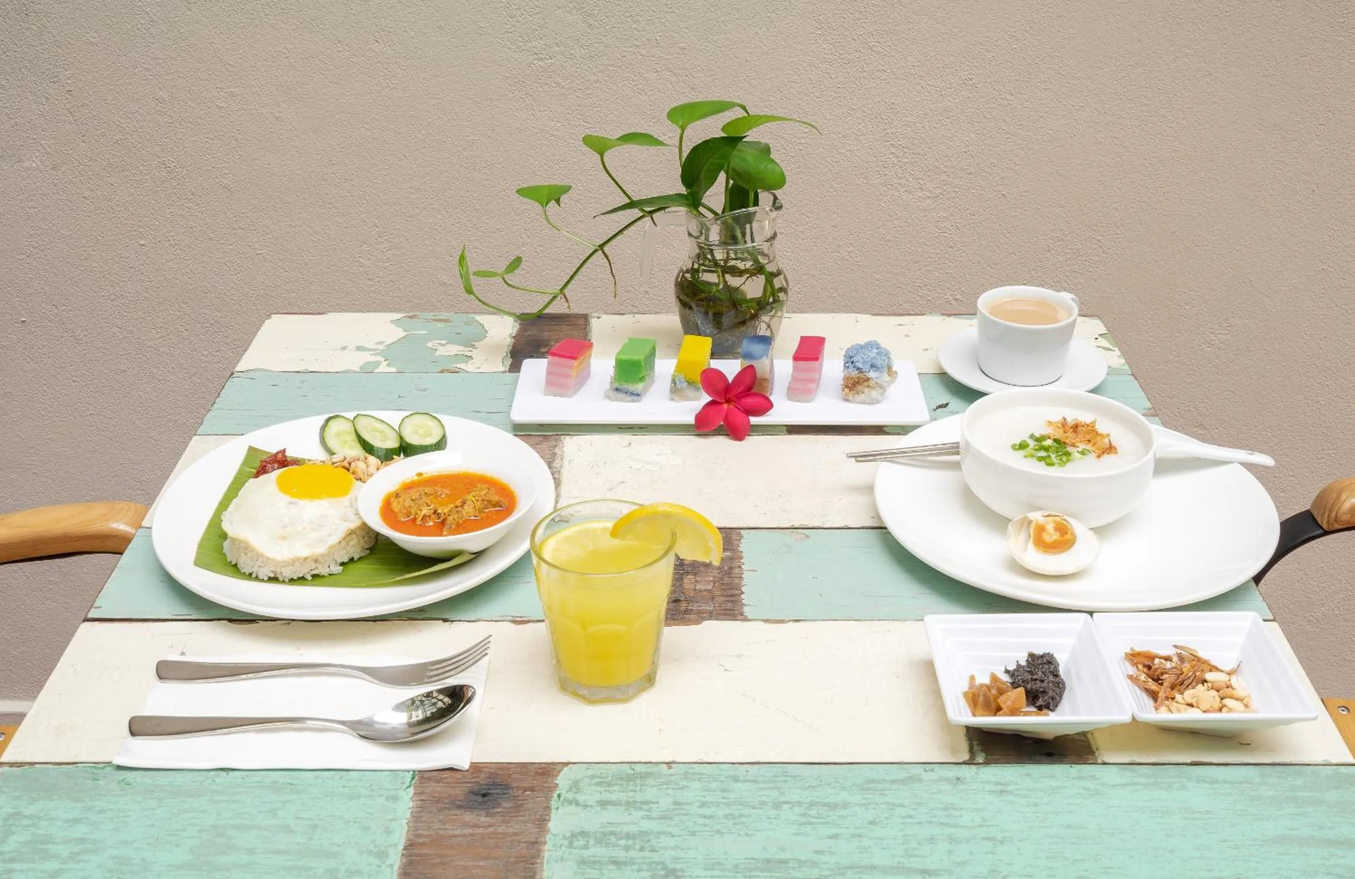 Breakfast in Treasures Hotel and Suites