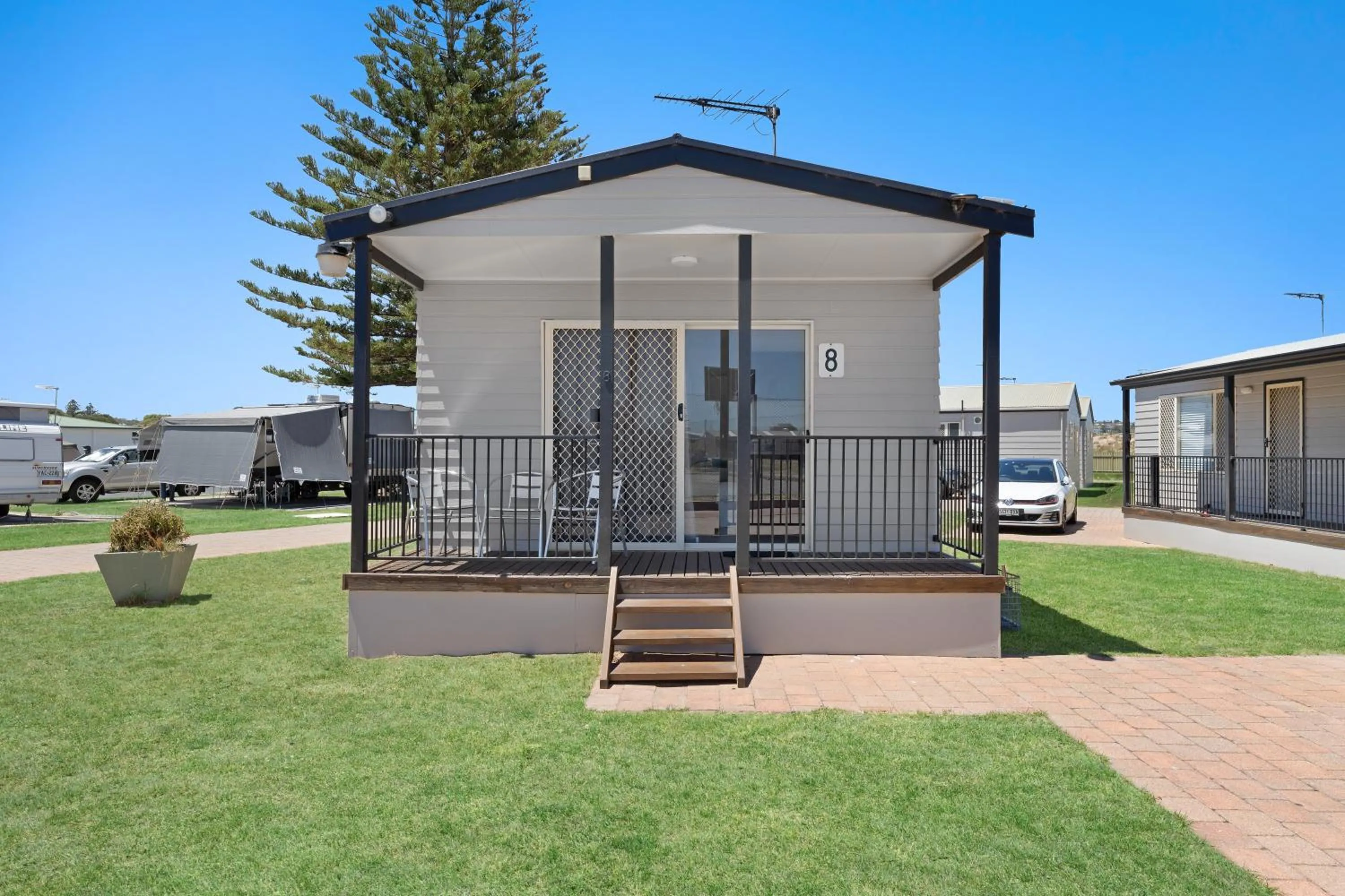 Property building in Moana Beach Tourist Park