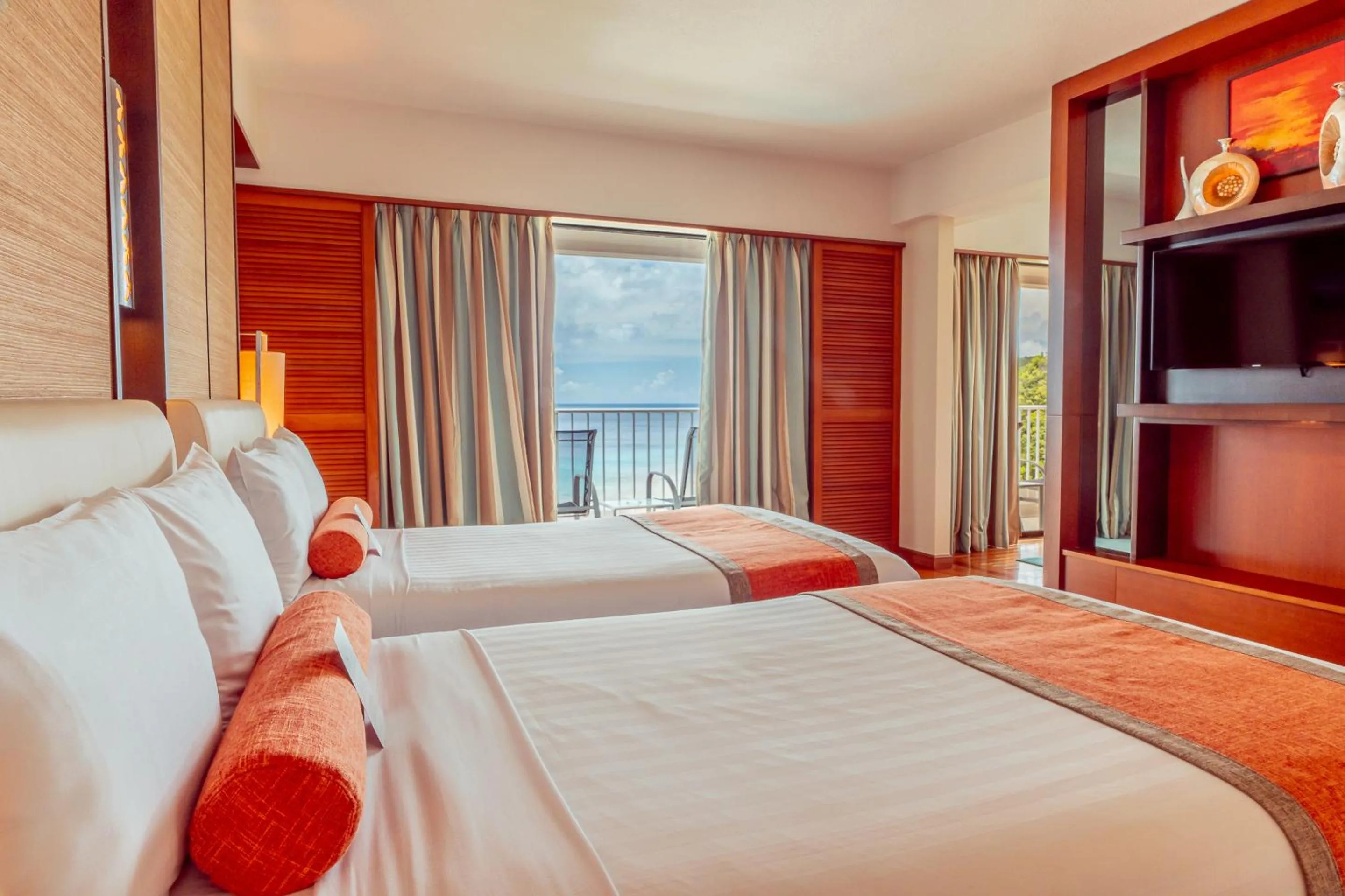 Bed in Hotel Nikko Guam