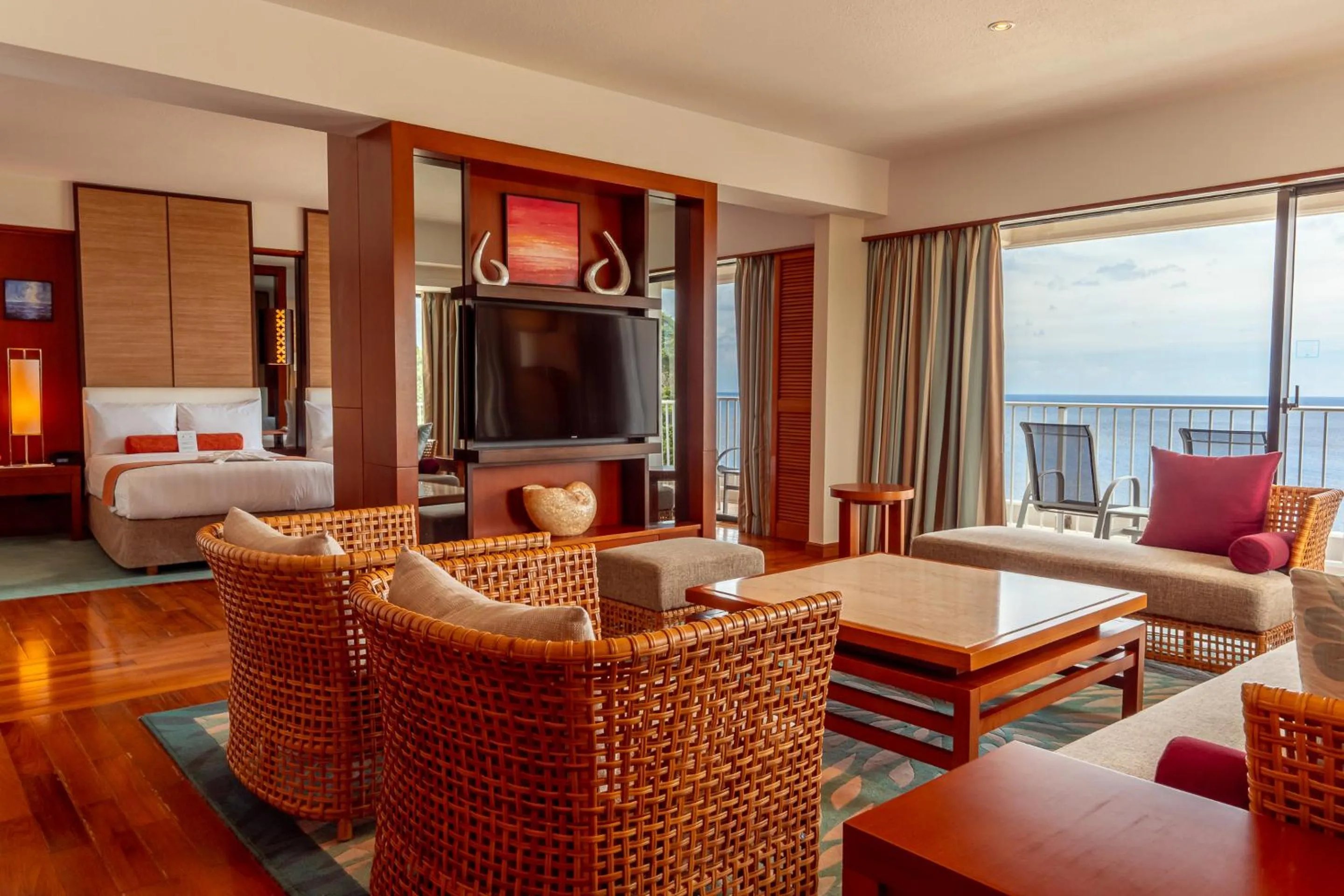 View (from property/room), Bed in Hotel Nikko Guam