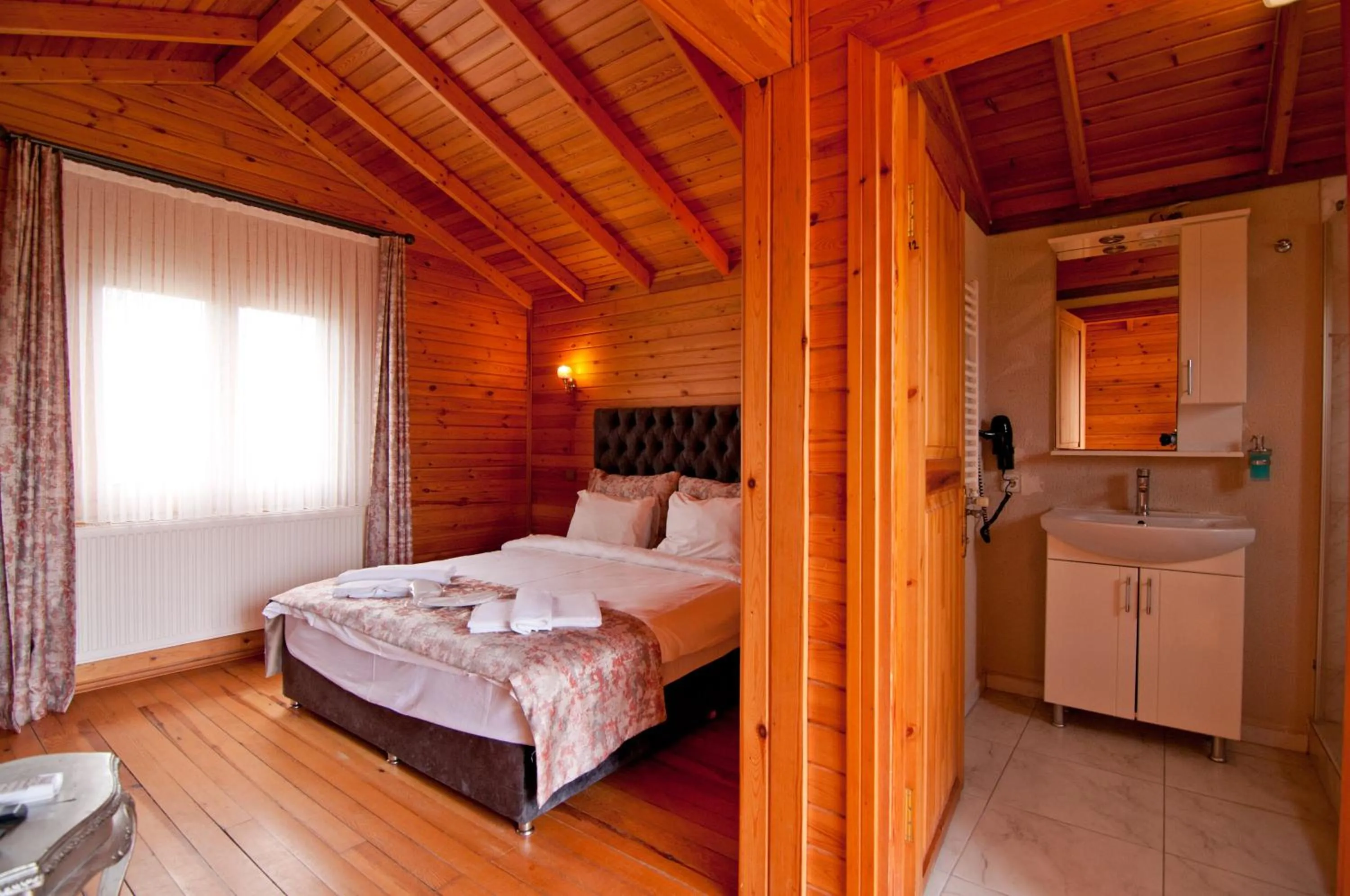 Photo of the whole room in Agva Gizemli Nehir Hotel