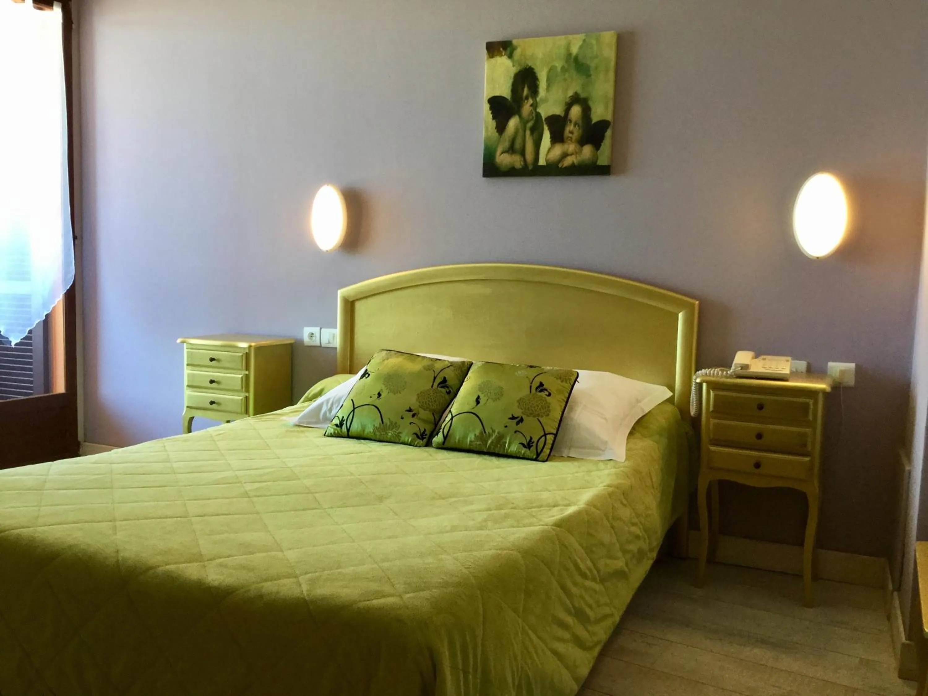 Photo of the whole room, Bed in Hotel Celine