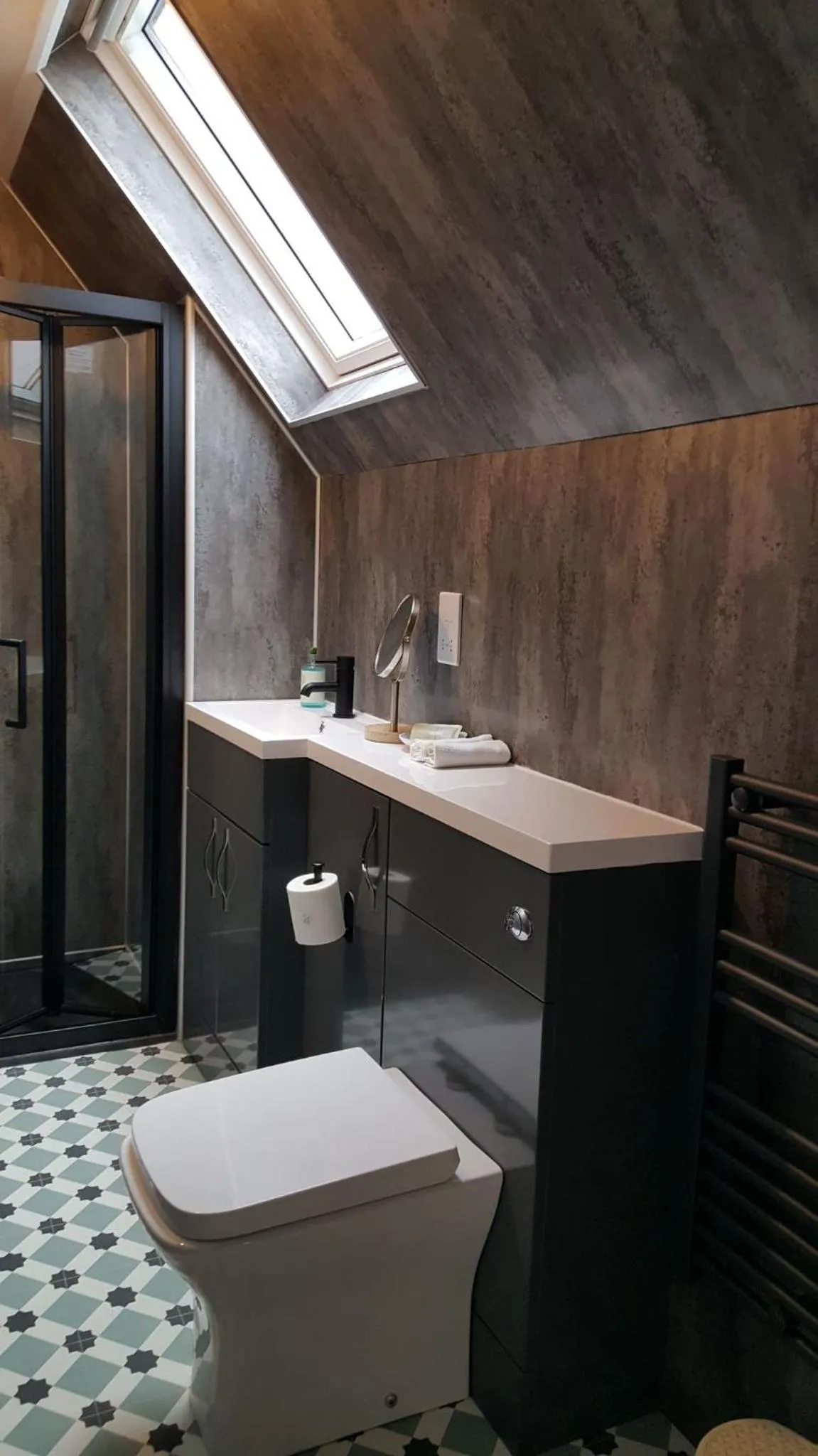 Shower in Grenitote B&B