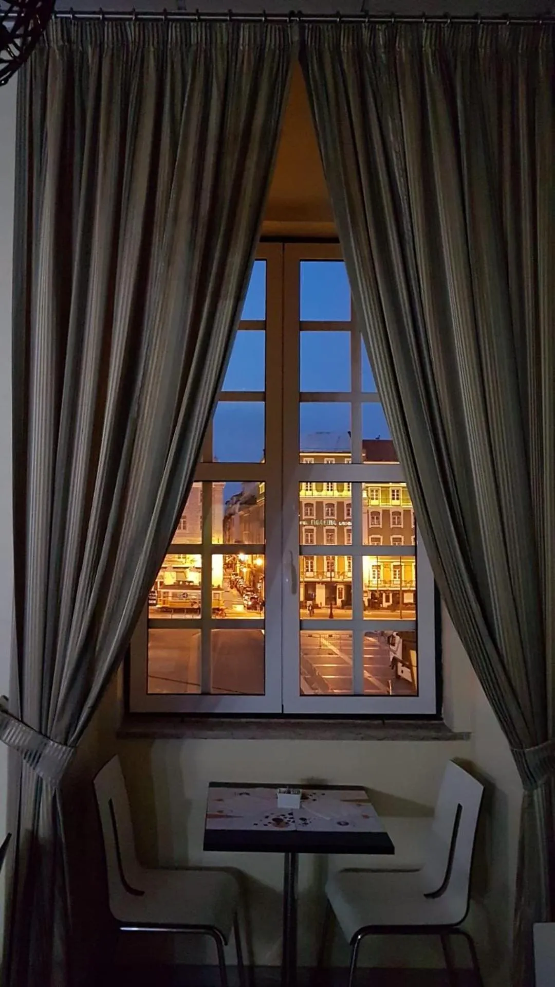 Night in Pensao Praca Da Figueira