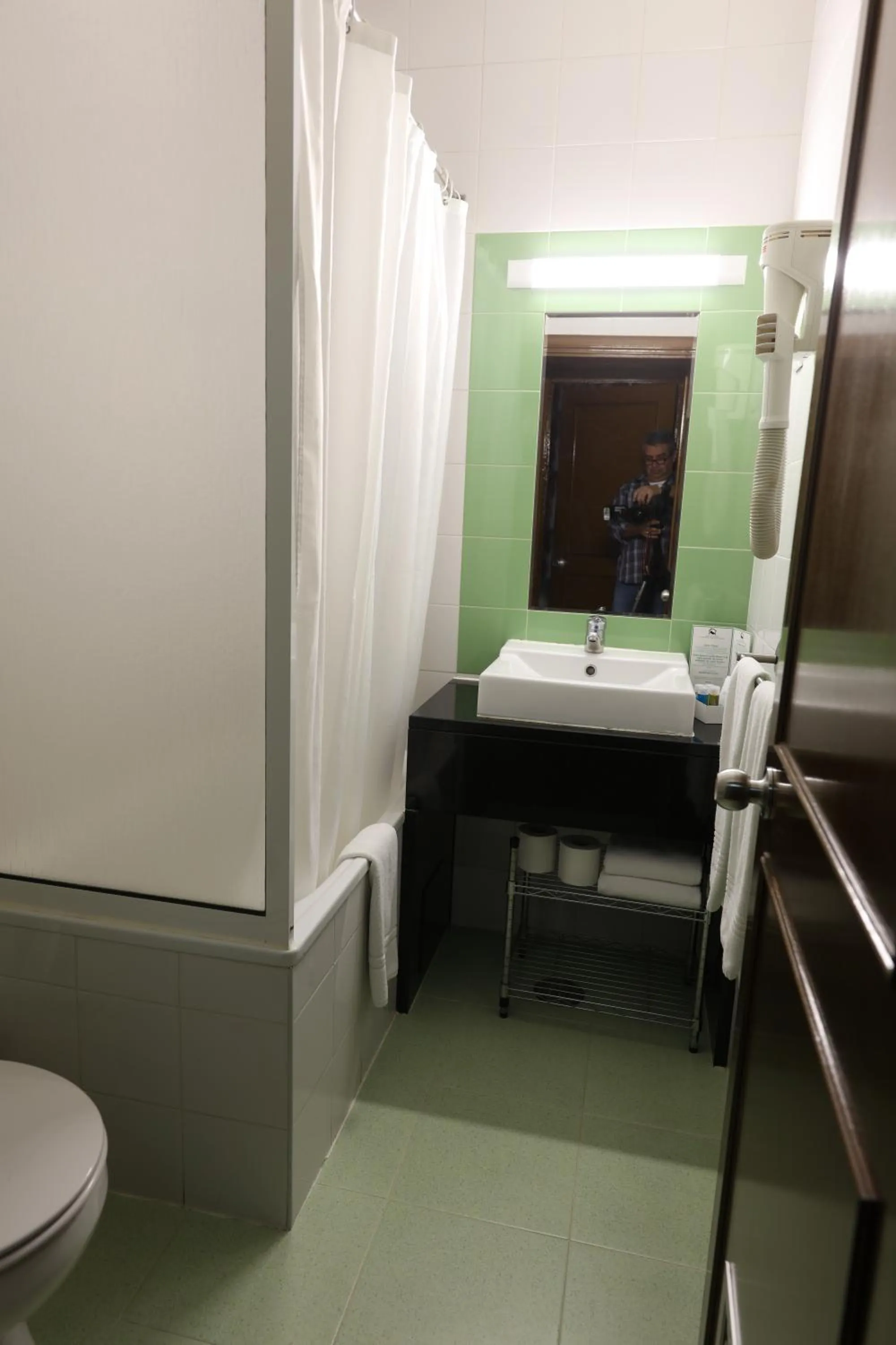 Bathroom in Pensao Praca Da Figueira