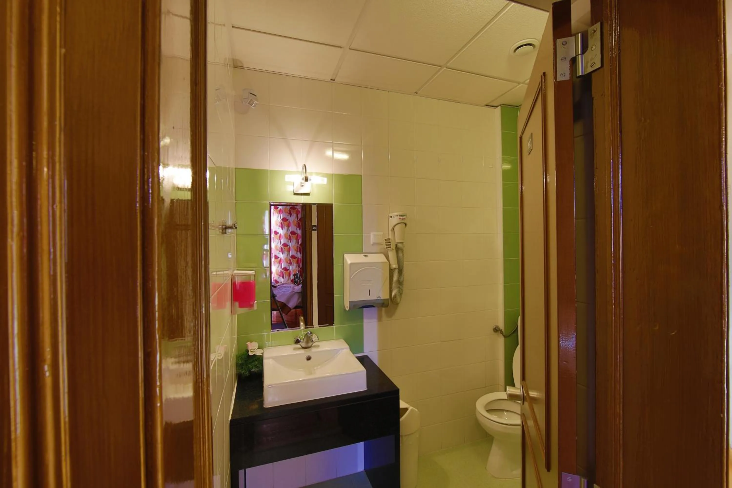 Bathroom in Pensao Praca Da Figueira