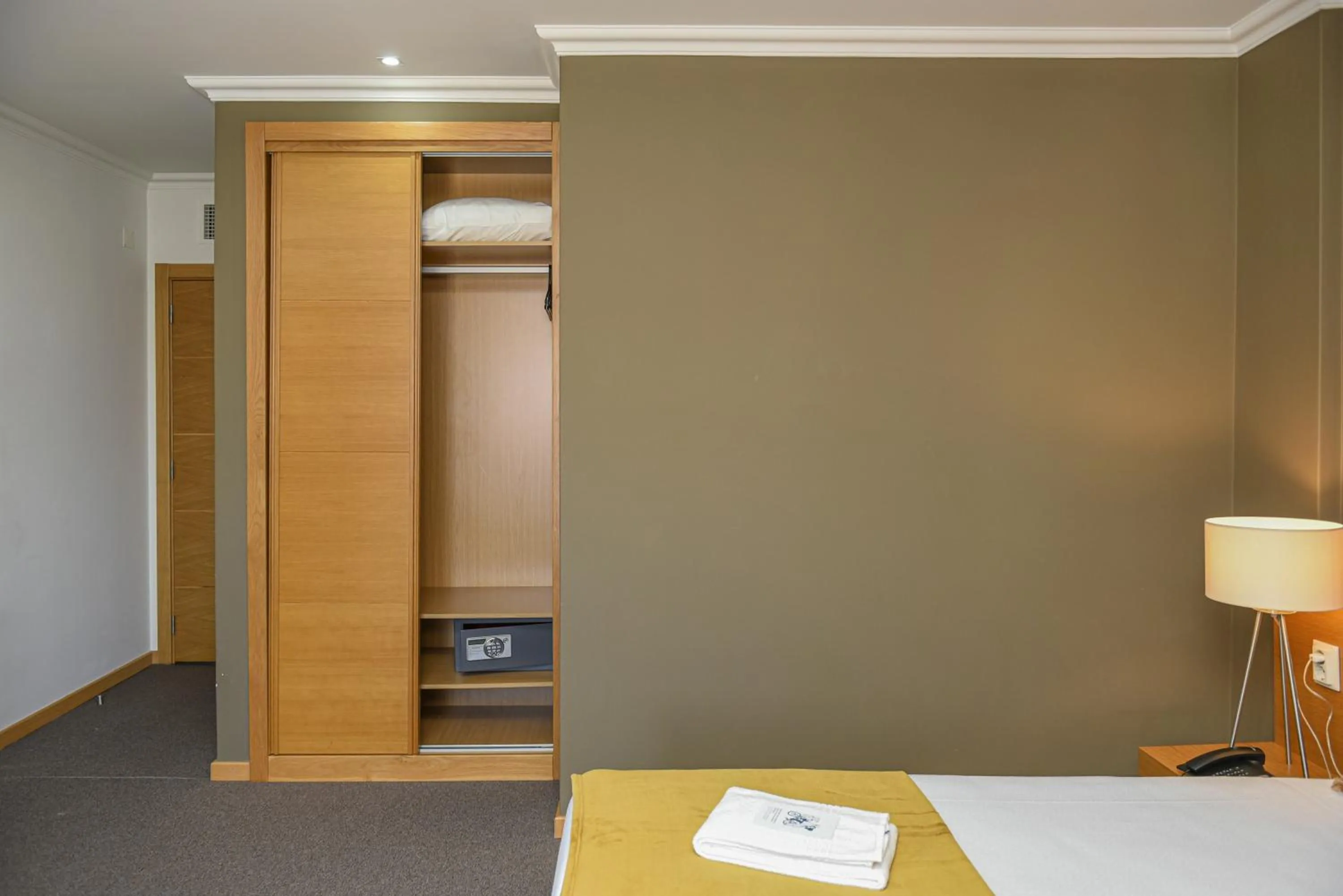 wardrobe in Dom Joao Hotel
