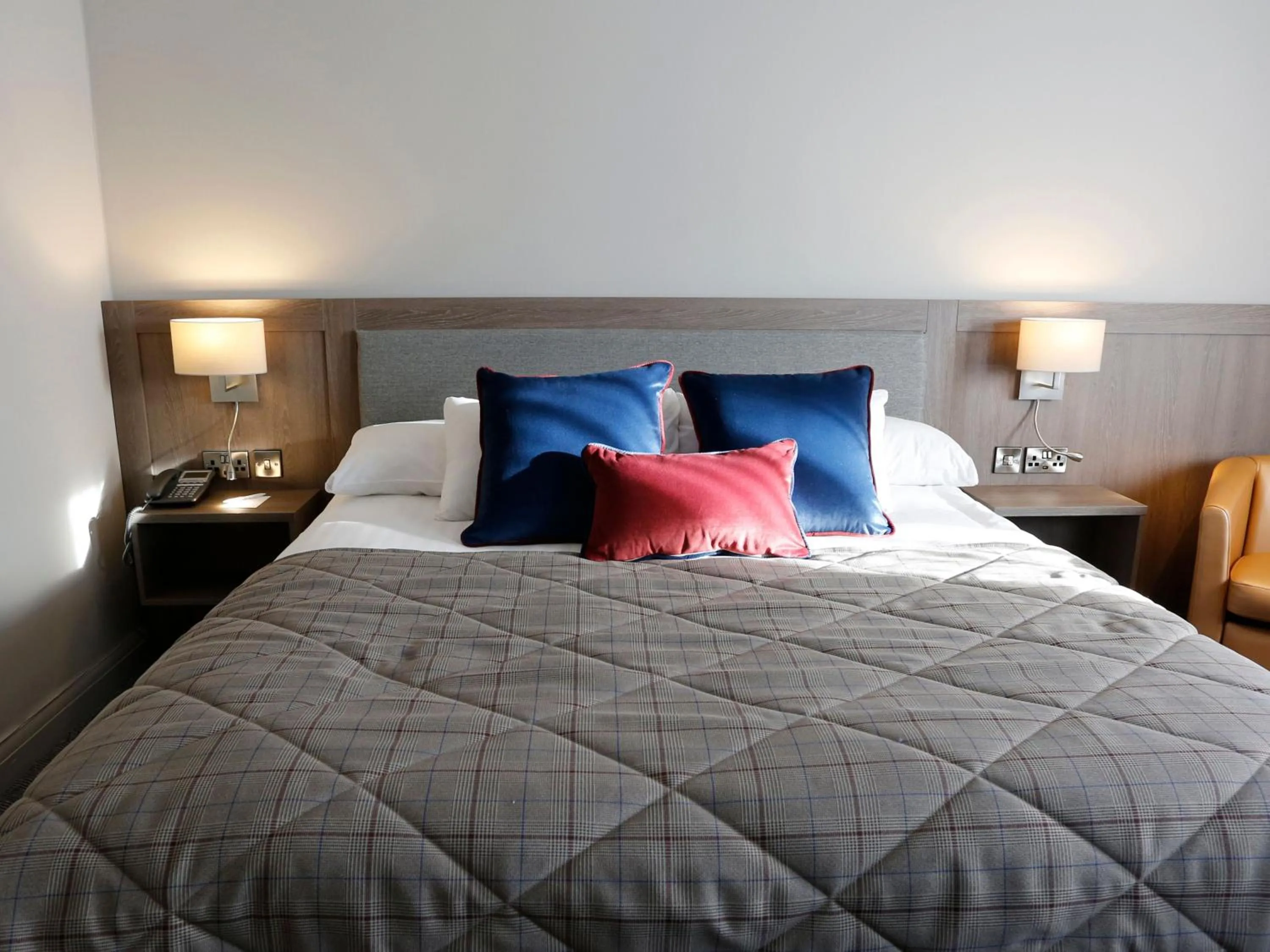 Bedroom, Bed in Seagoe Hotel