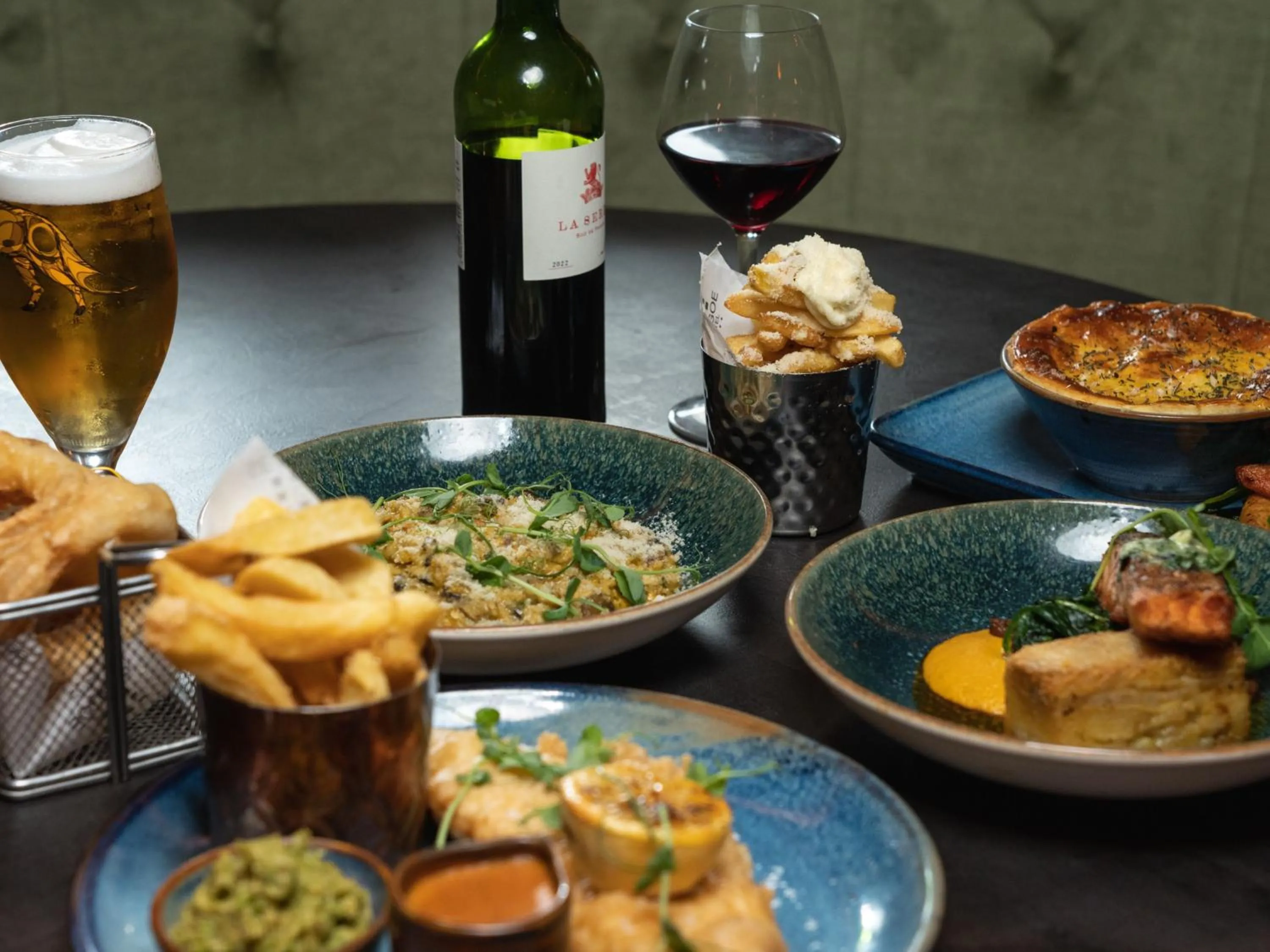 Restaurant/places to eat in Seagoe Hotel