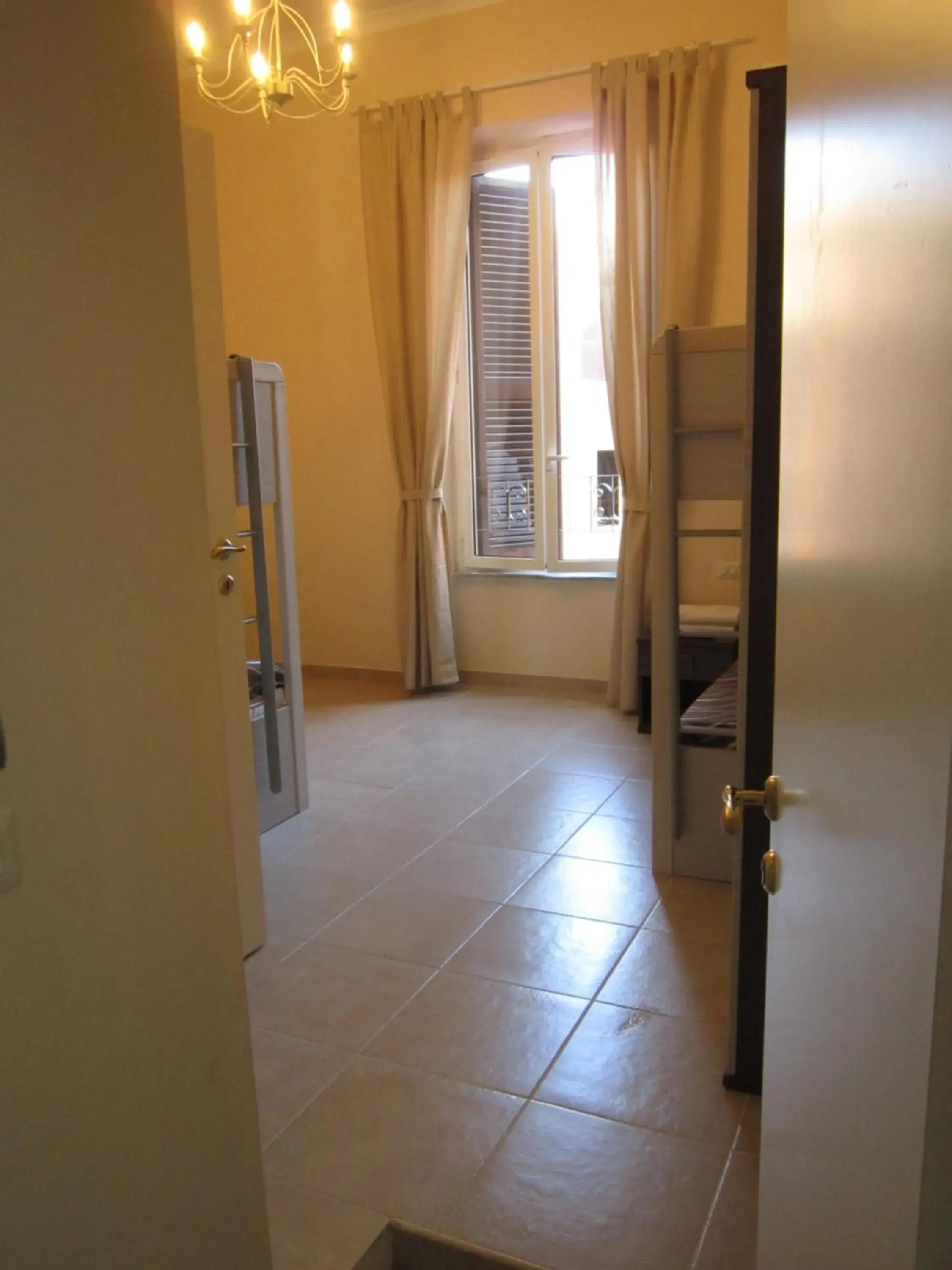 Photo of the whole room in Evergreen Photo of the whole room in Evergreen