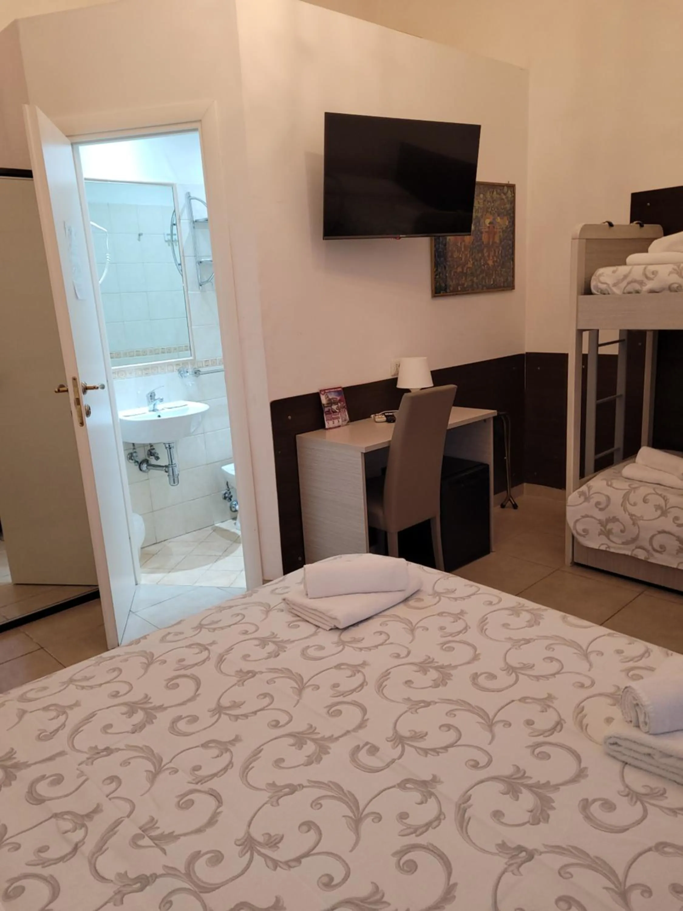 TV and multimedia, Bed in Evergreen