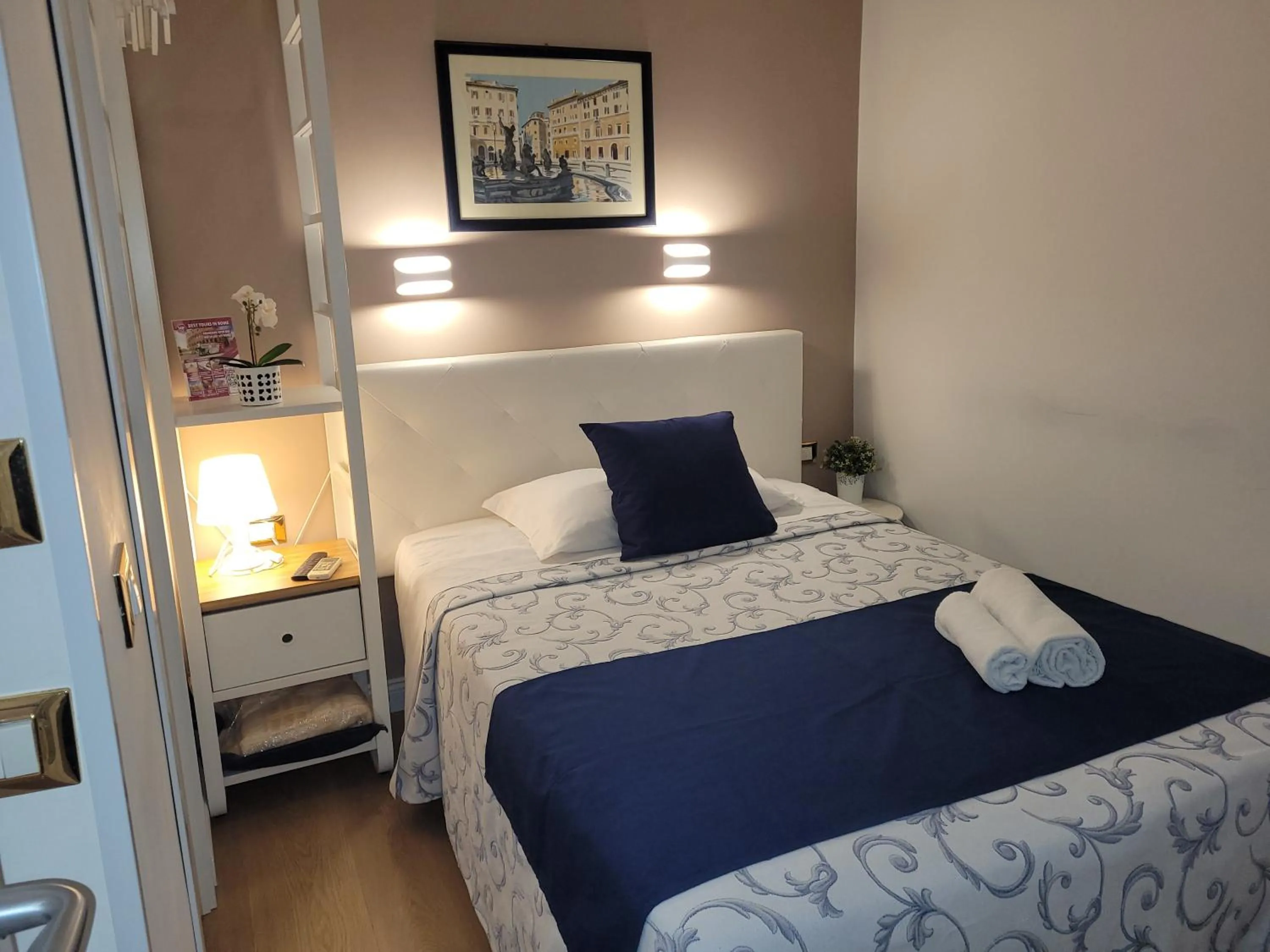 furniture, Bed in Evergreen