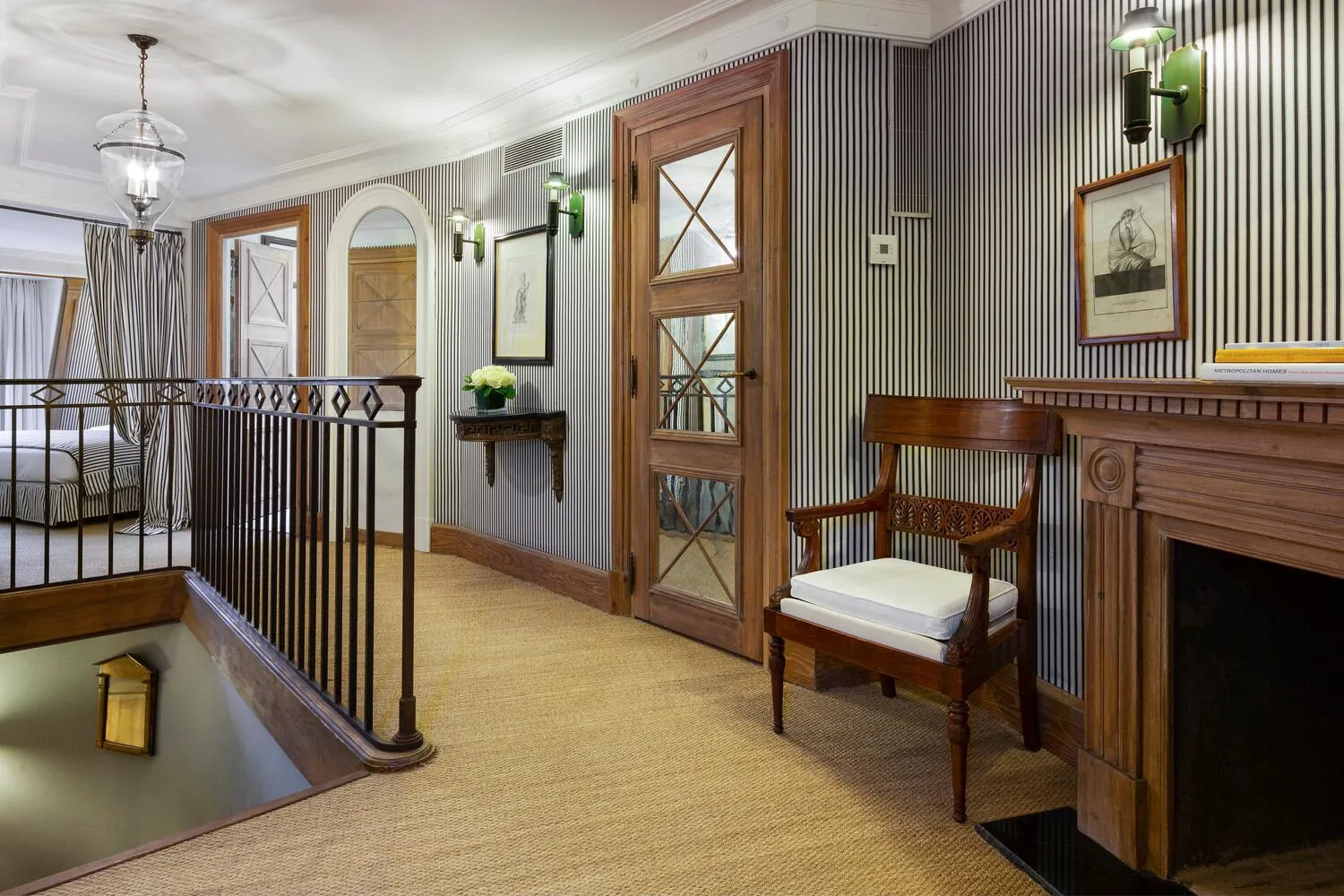 Photo of the whole room in Le Dokhan's Paris Arc de Triomphe, a Tribute Portfolio Hotel