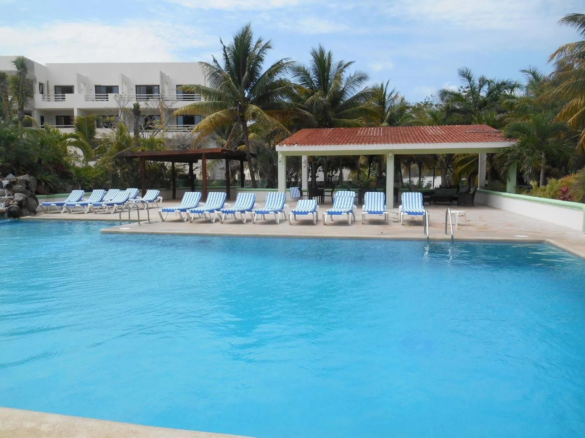 Swimming pool in Hotel Club Akumal Caribe