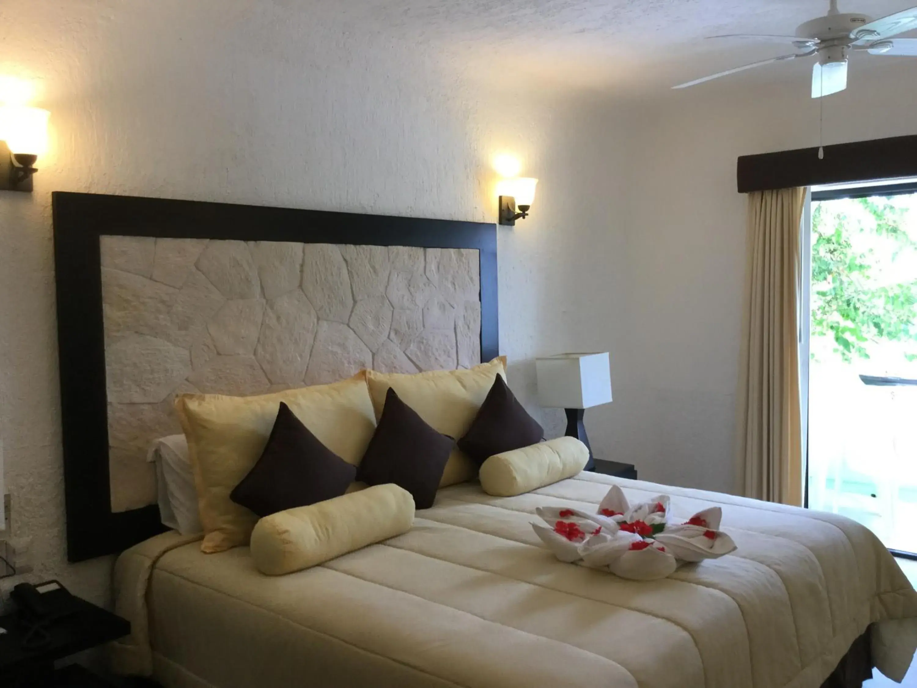 Photo of the whole room, Bed in Hotel Club Akumal Caribe Photo of the whole room, Bed in Hotel Club Akumal Caribe