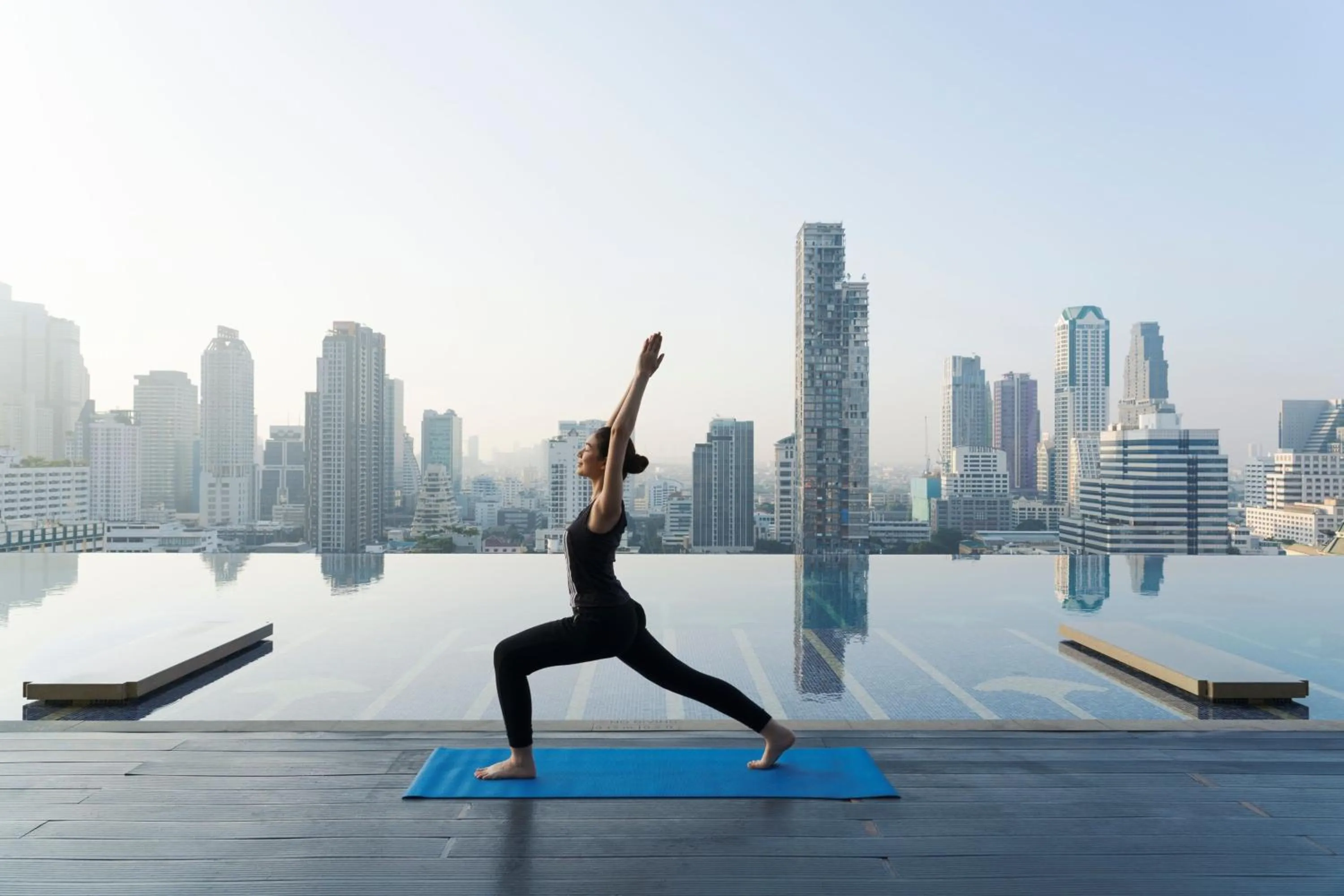 Swimming pool in Bangkok Marriott Hotel The Surawongse