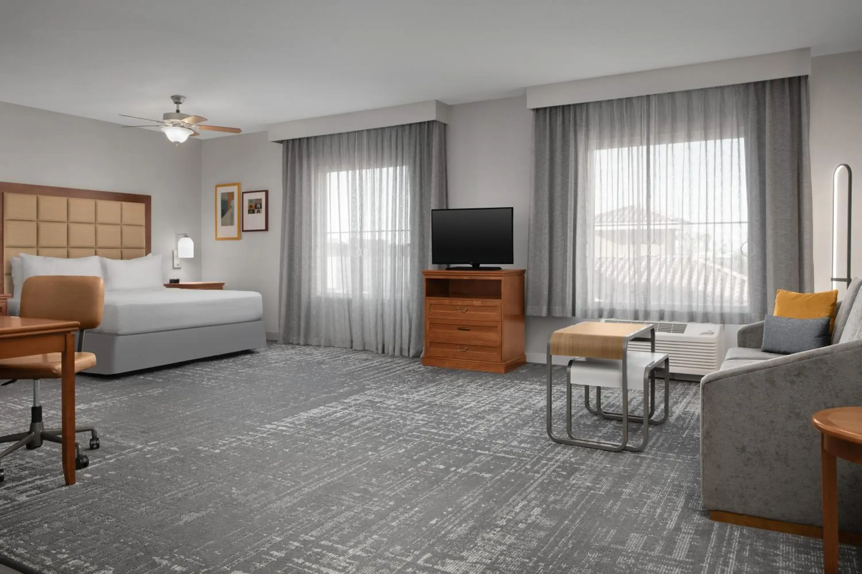 Guests, Bed in Homewood Suites by Hilton Yuma Guests, Bed in Homewood Suites by Hilton Yuma