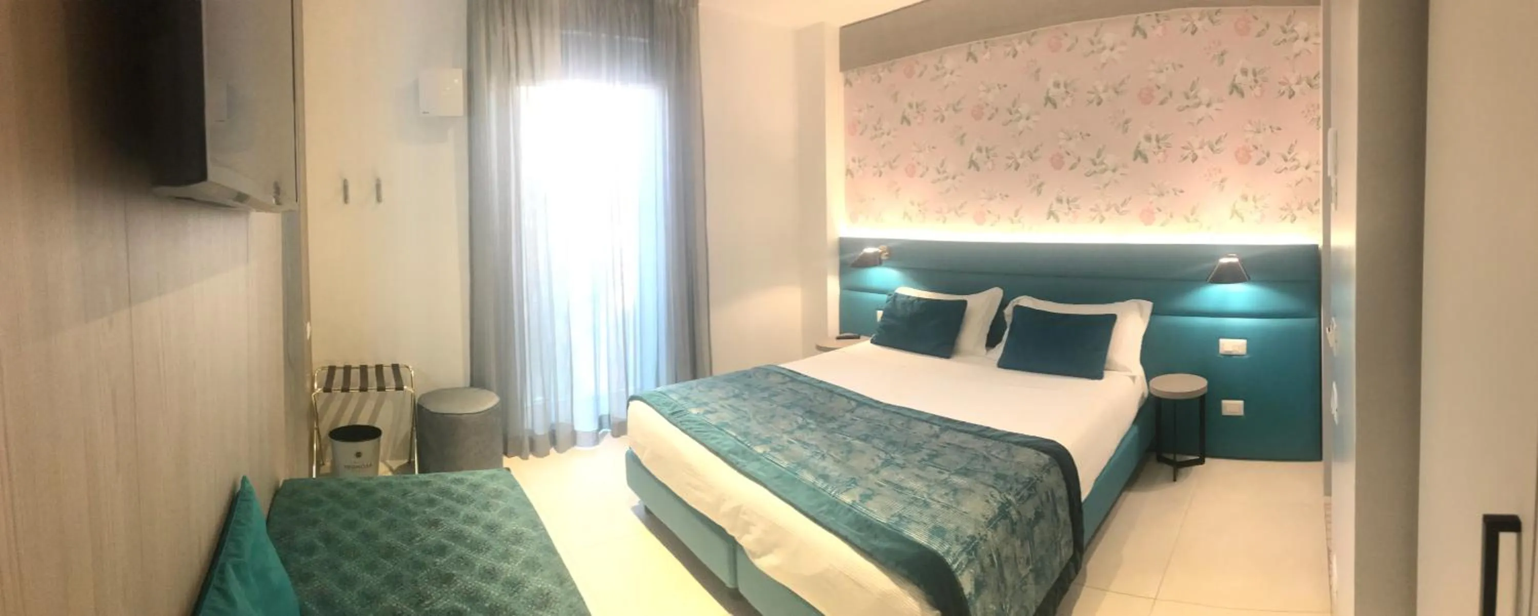 Photo of the whole room, Bed in Hotel Villa Hermosa