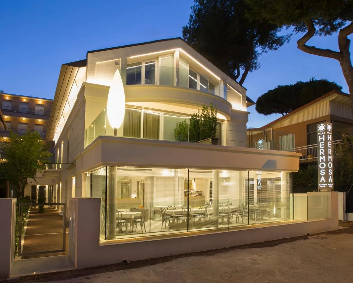 Property building in Hotel Villa Hermosa