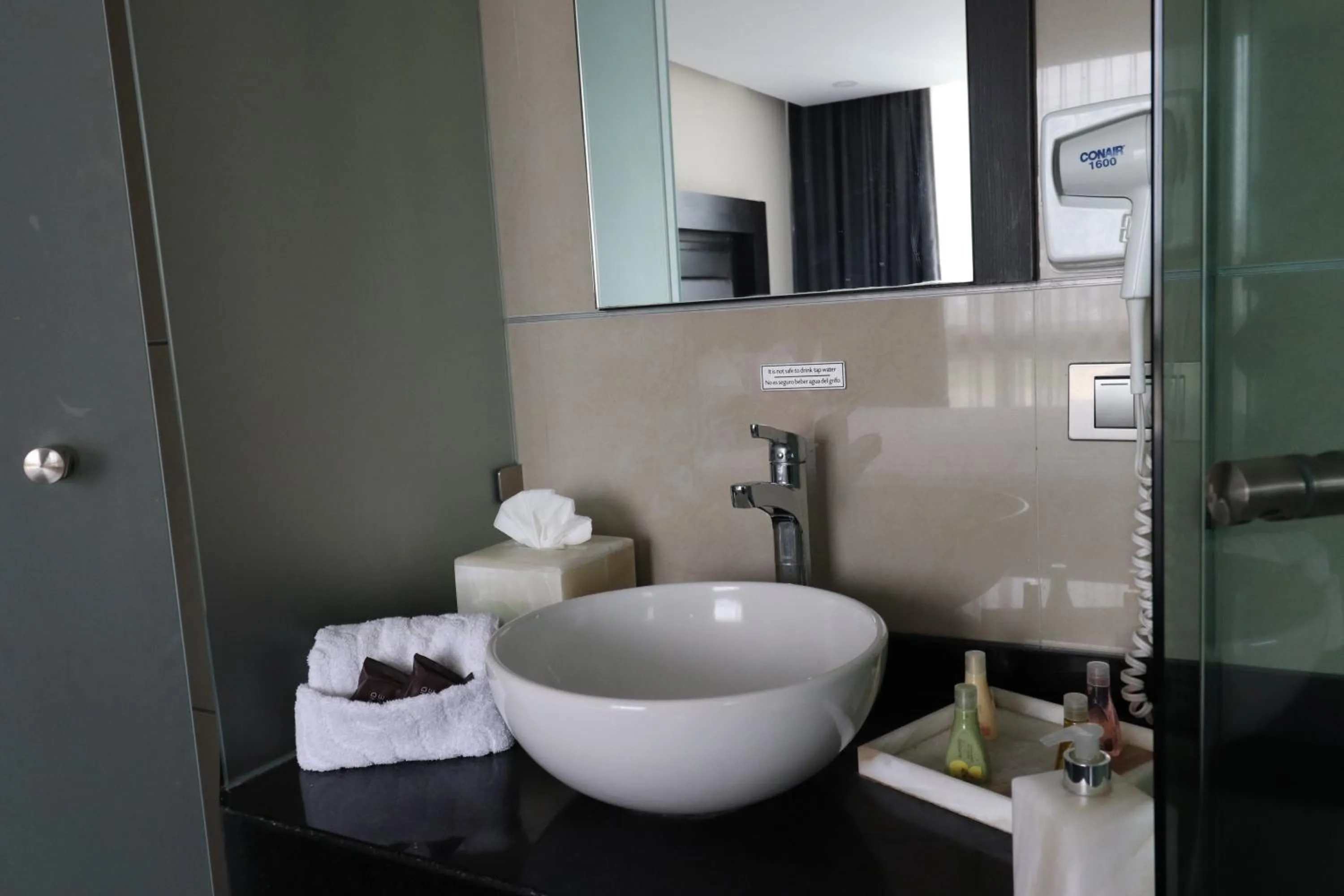 Best Western Plus Metepec & Suites