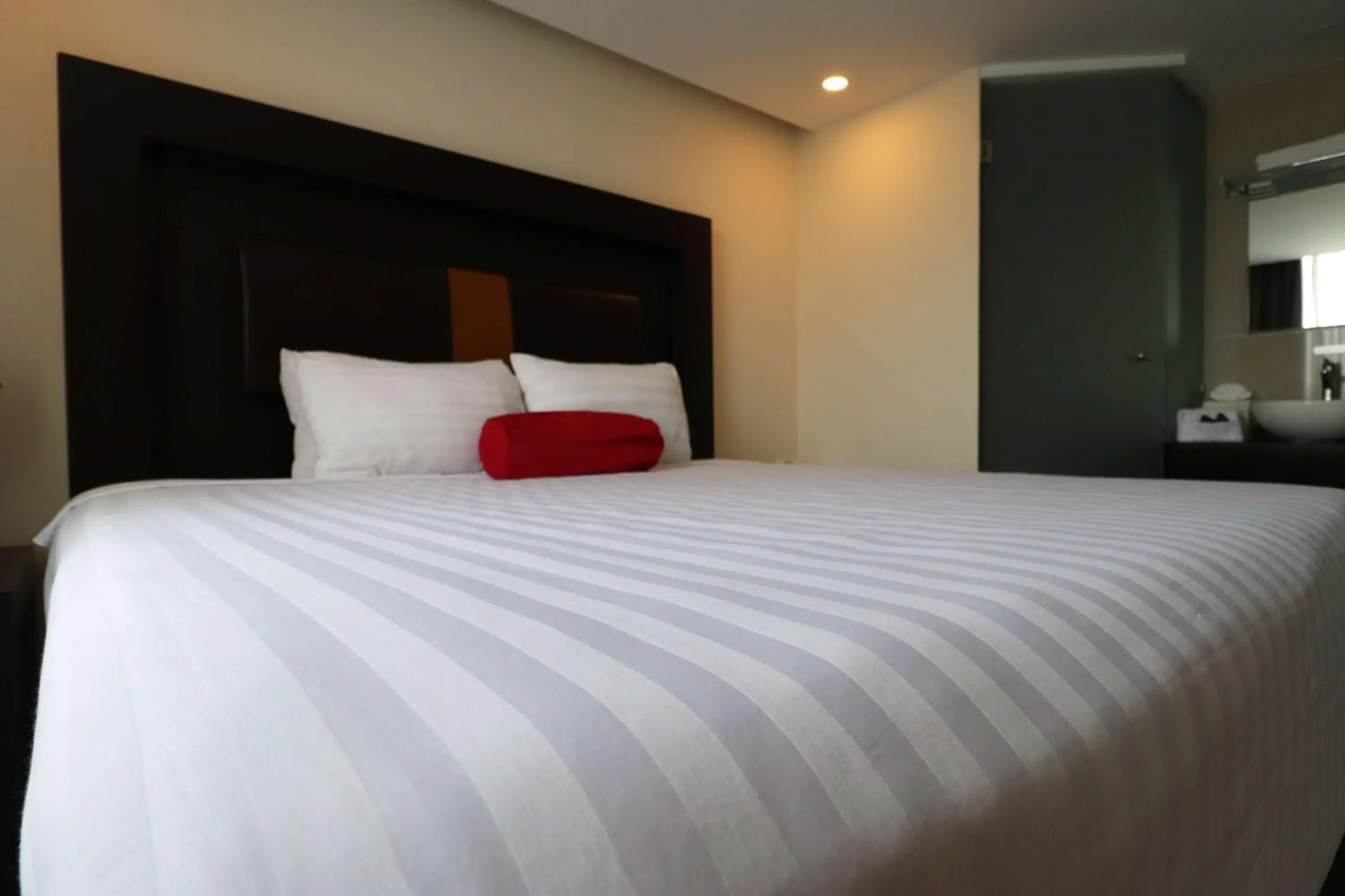 Bedroom, Bed in Best Western Plus Metepec & Suites Bedroom, Bed in Best Western Plus Metepec & Suites