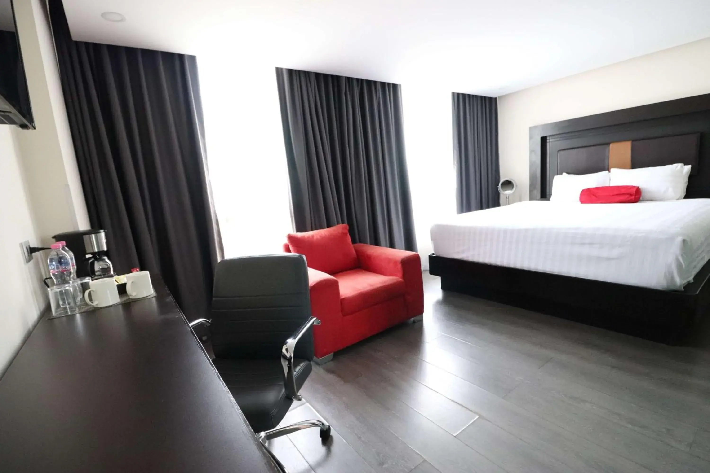 Bedroom, Bed in Best Western Plus Metepec & Suites Bedroom, Bed in Best Western Plus Metepec & Suites