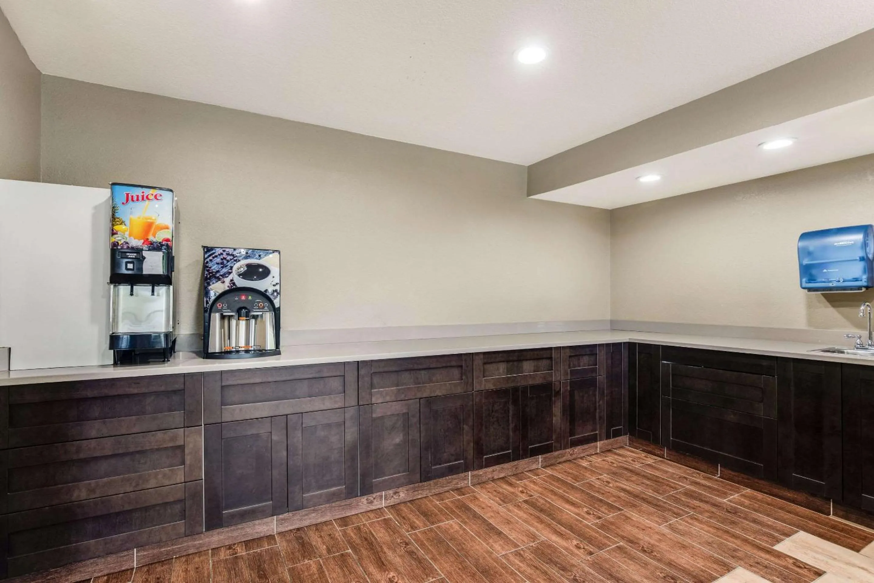 Breakfast in Econo Lodge Madison East