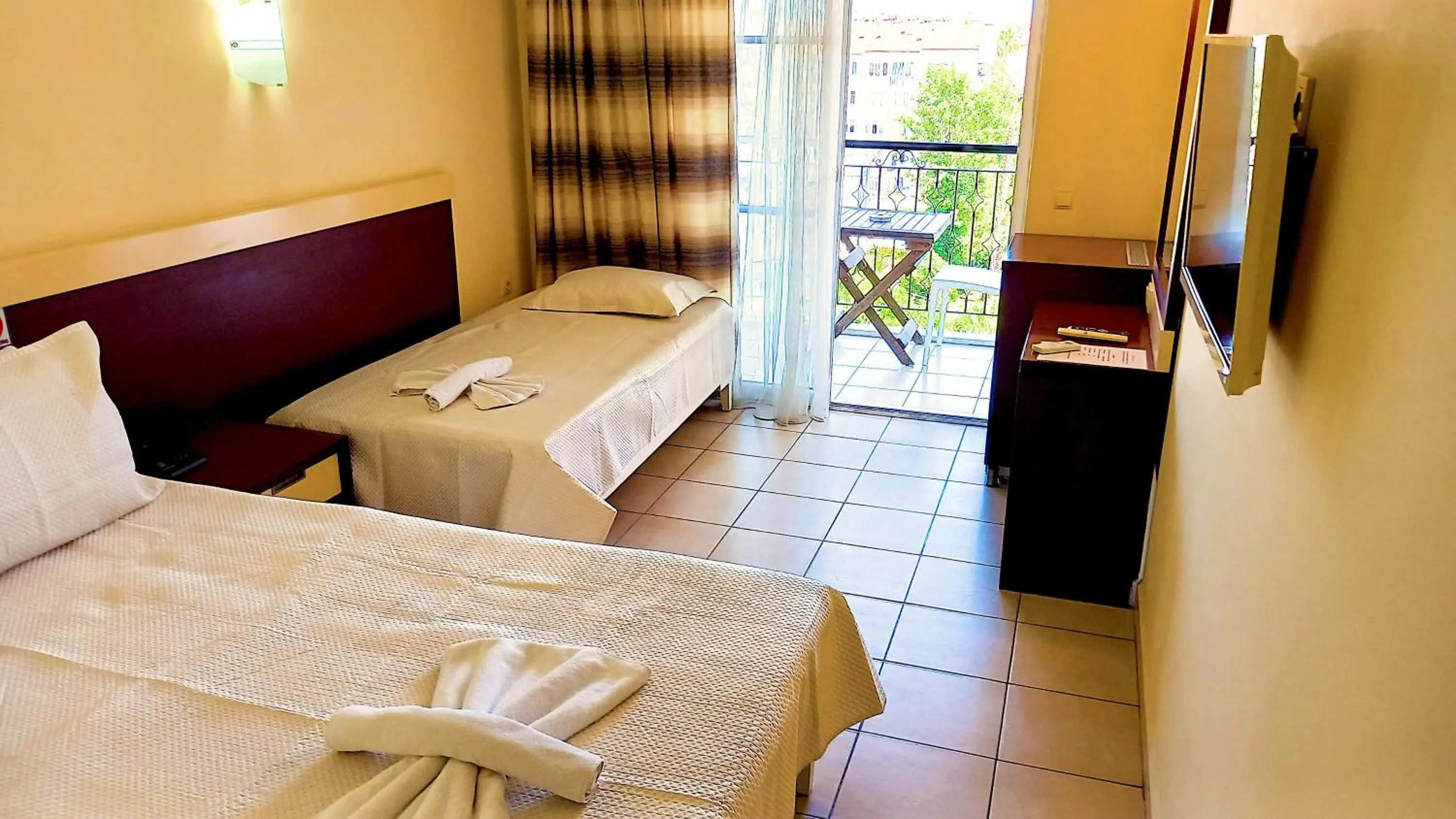 Bed in Kleopatra Hotel