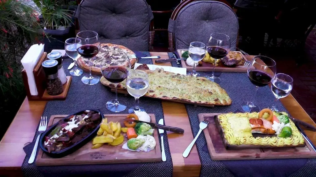 Restaurant/places to eat in Kleopatra Hotel Restaurant/places to eat in Kleopatra Hotel