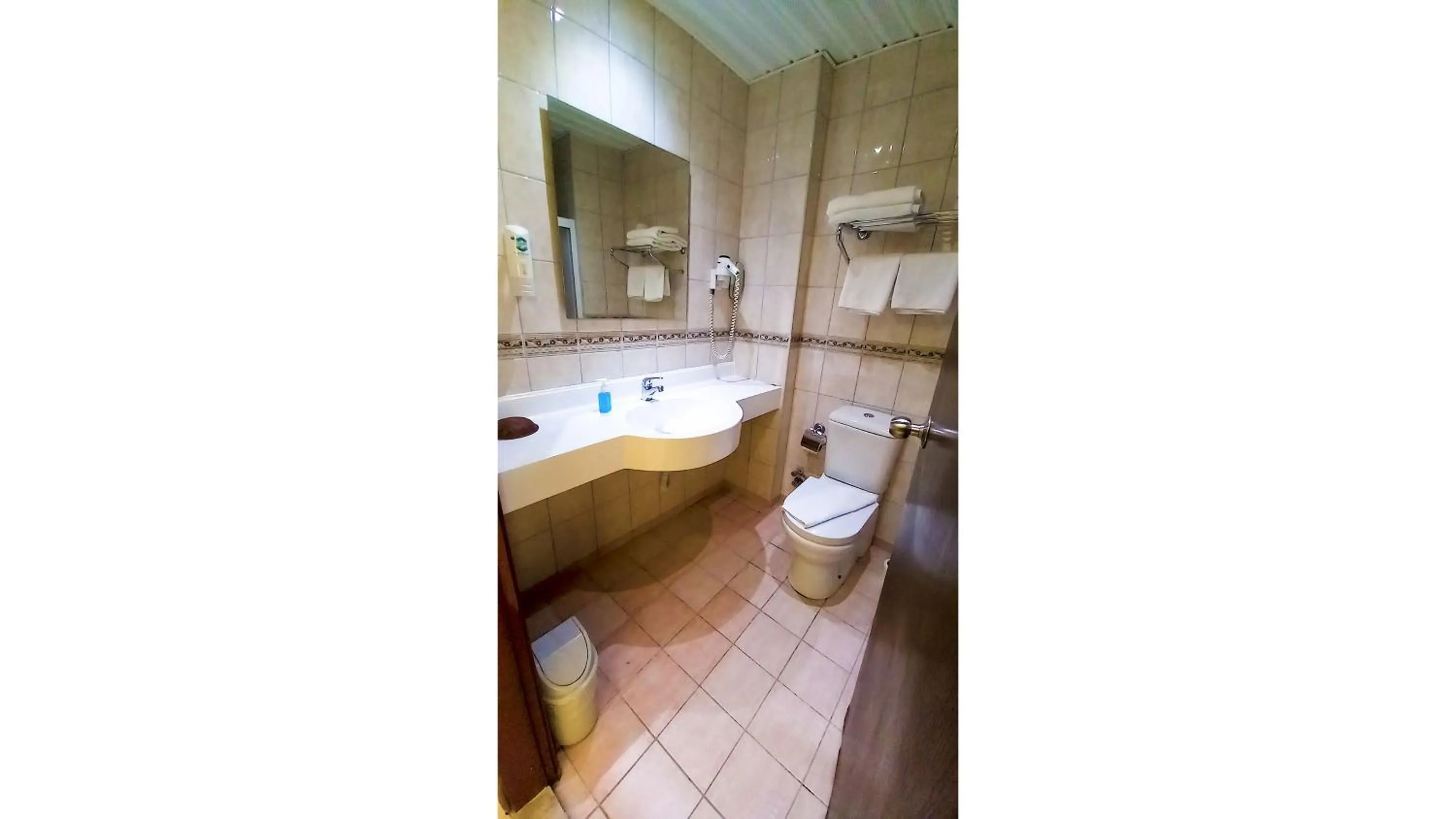 Bathroom in Kleopatra Hotel