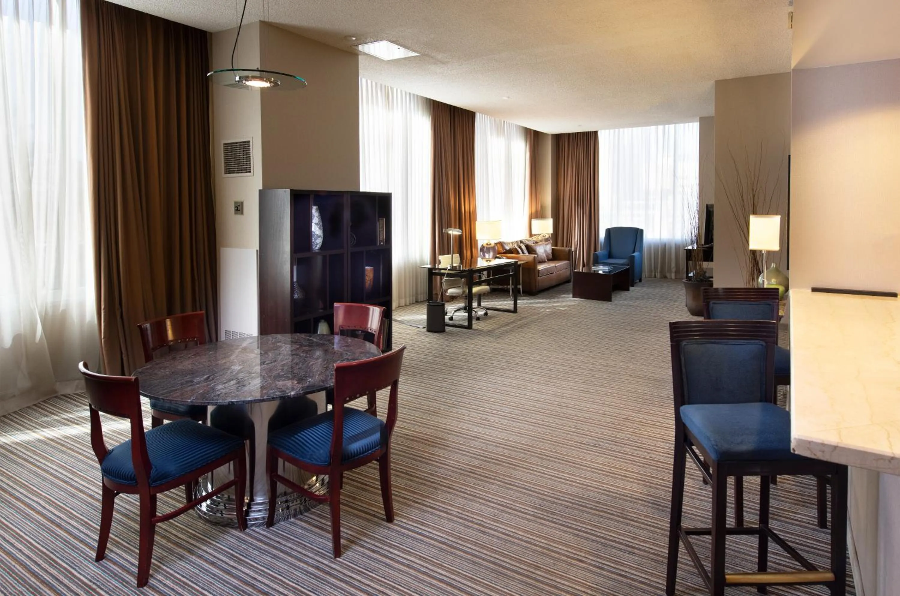 Dining area in The Clyde Hotel