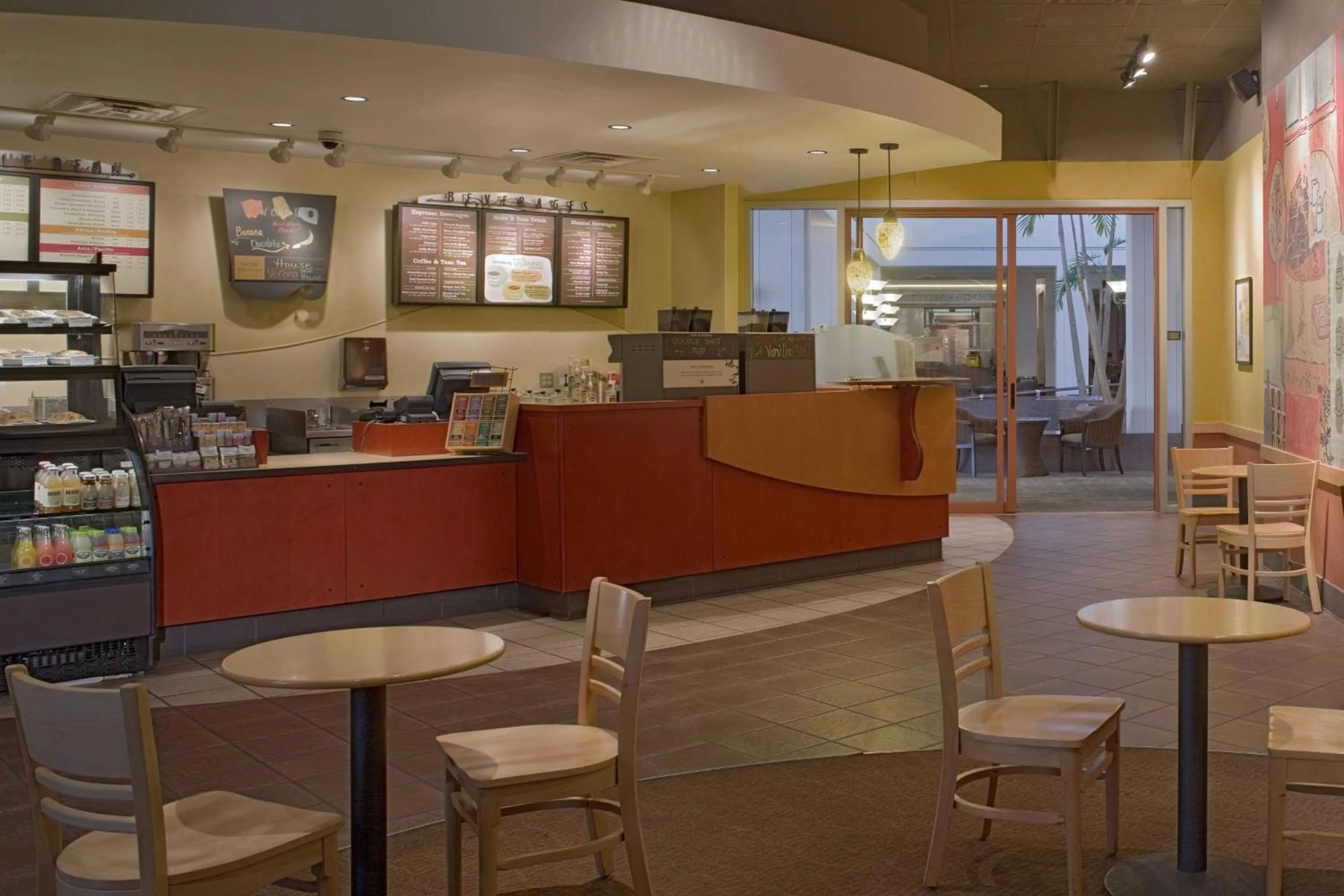 Restaurant/places to eat in The Clyde Hotel